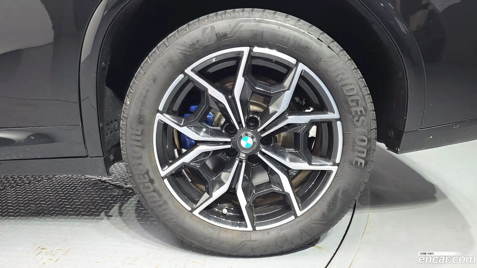 X4 BMW 2023.11-OUTER-031