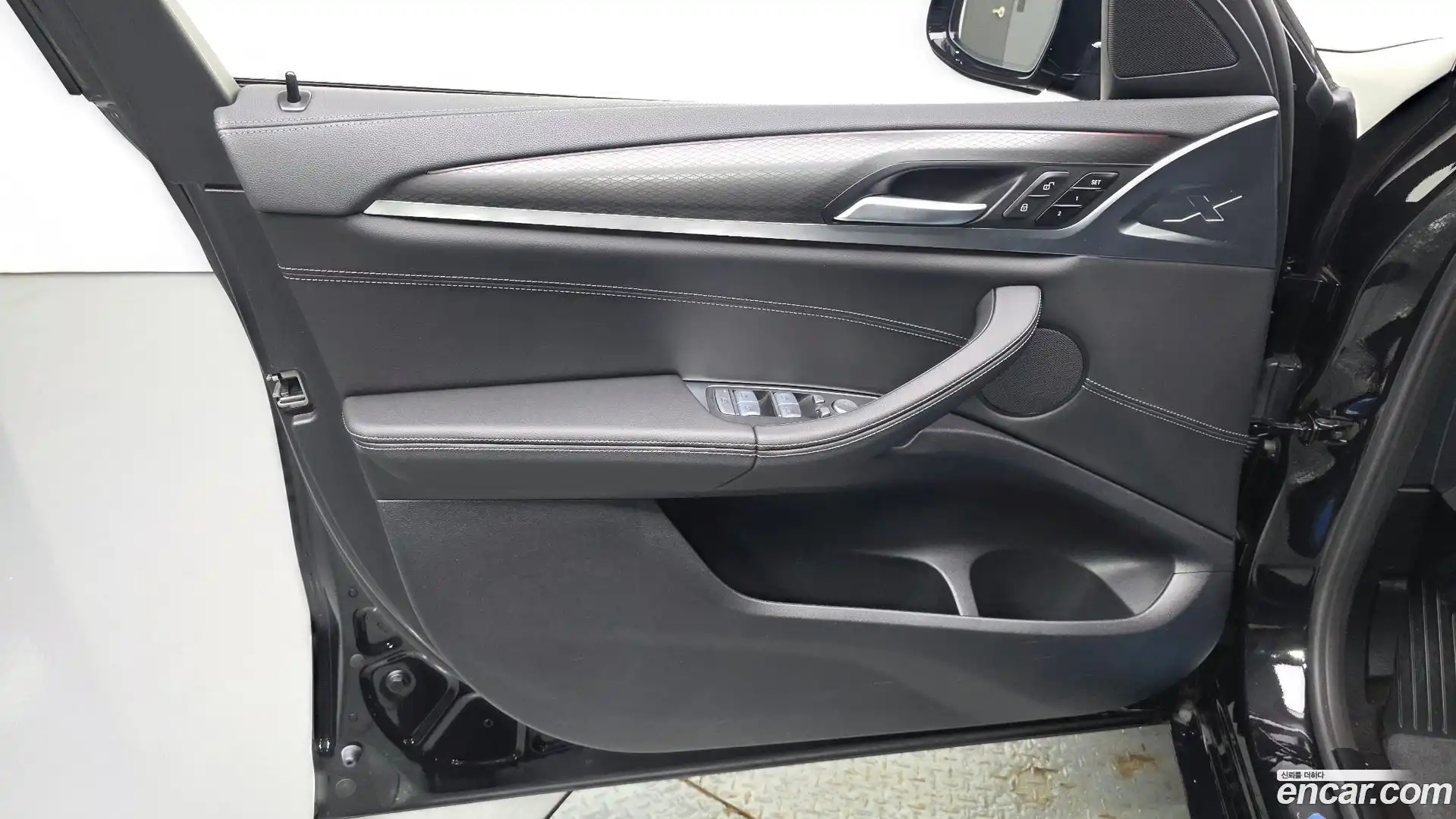 X4 BMW 2023.11-INNER-034
