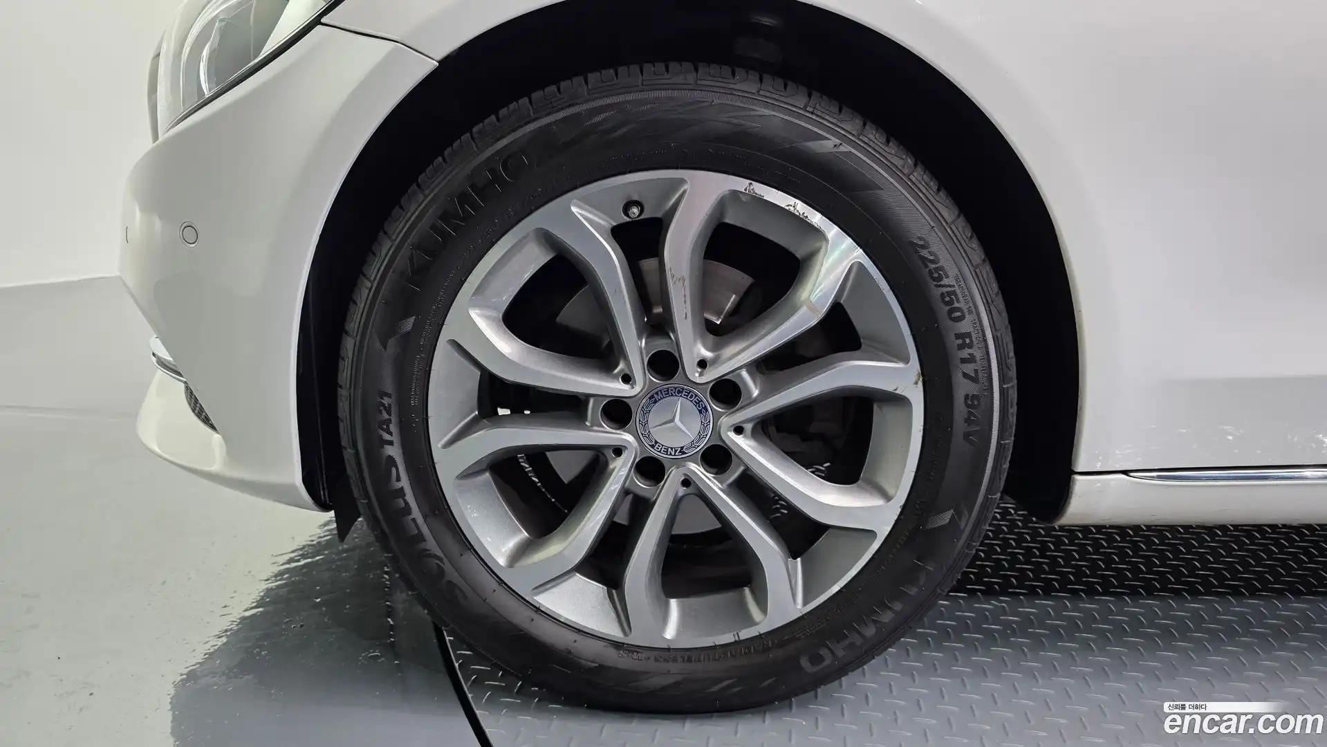 C-Class Mercedes-Benz 2015.0-OUTER-005