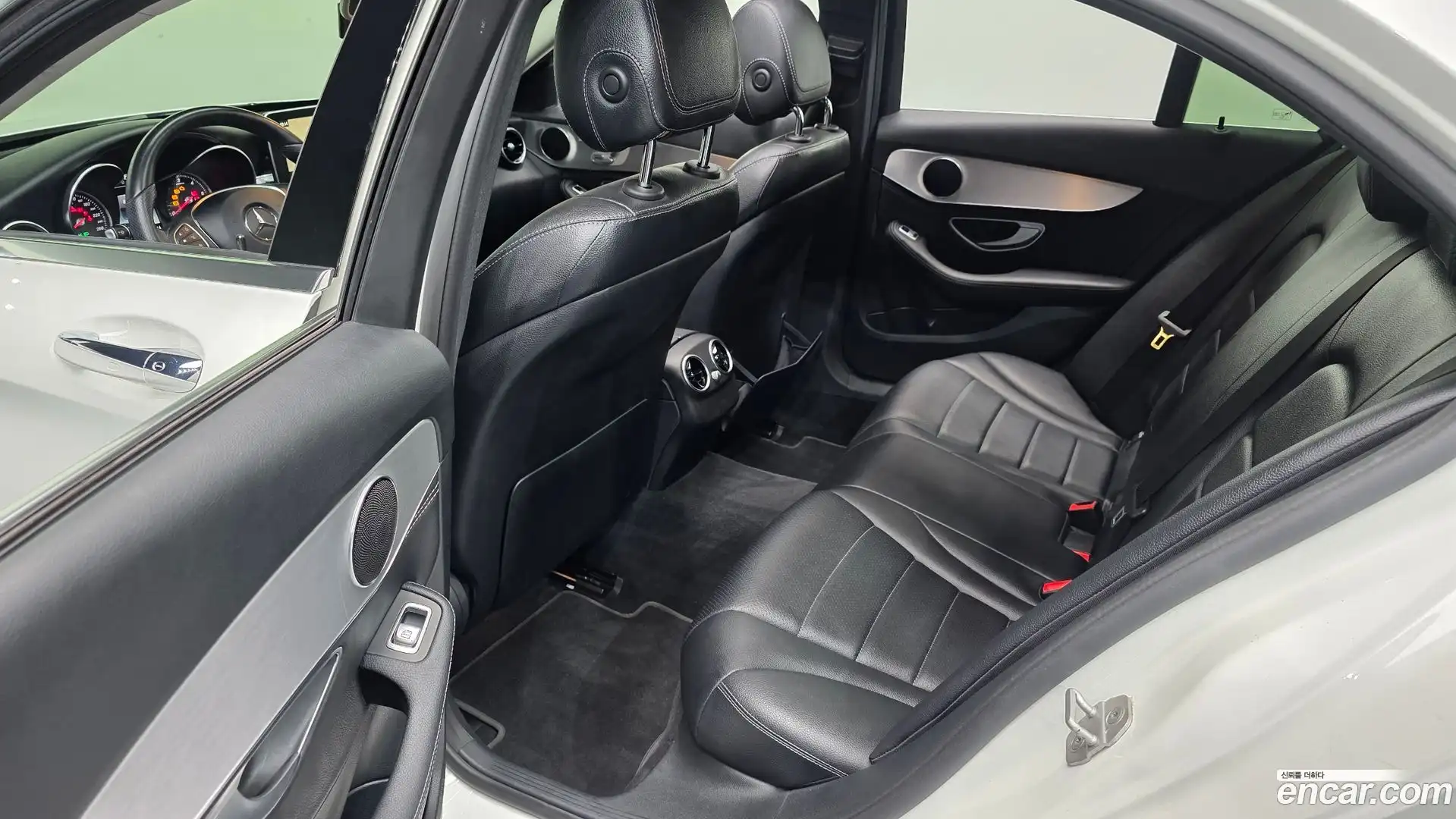 C-Class Mercedes-Benz 2015.0-OPTION-016