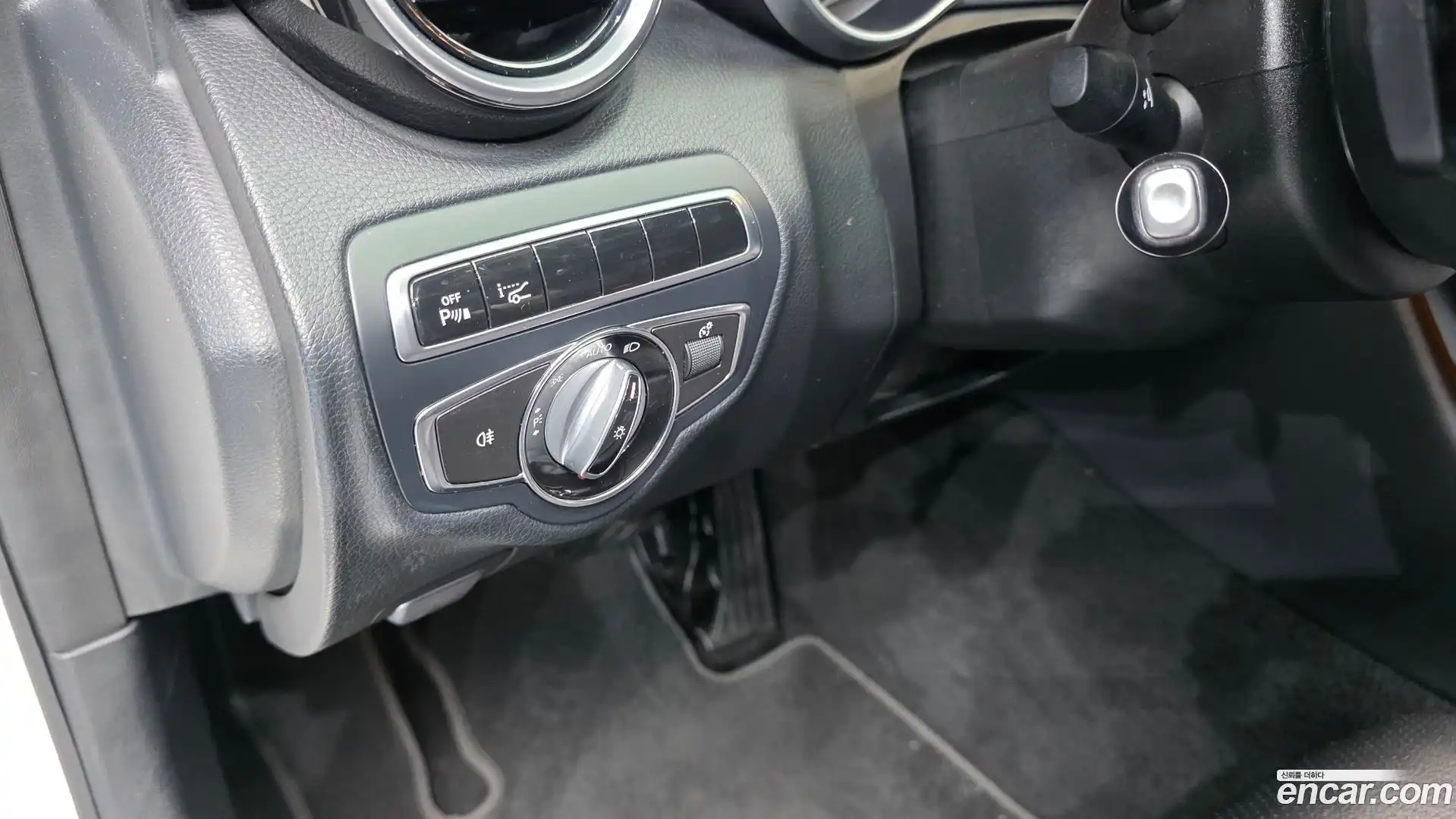 C-Class Mercedes-Benz 2015.0-OPTION-020