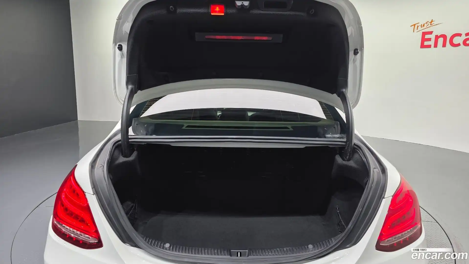 C-Class Mercedes-Benz 2015.0-OPTION-024