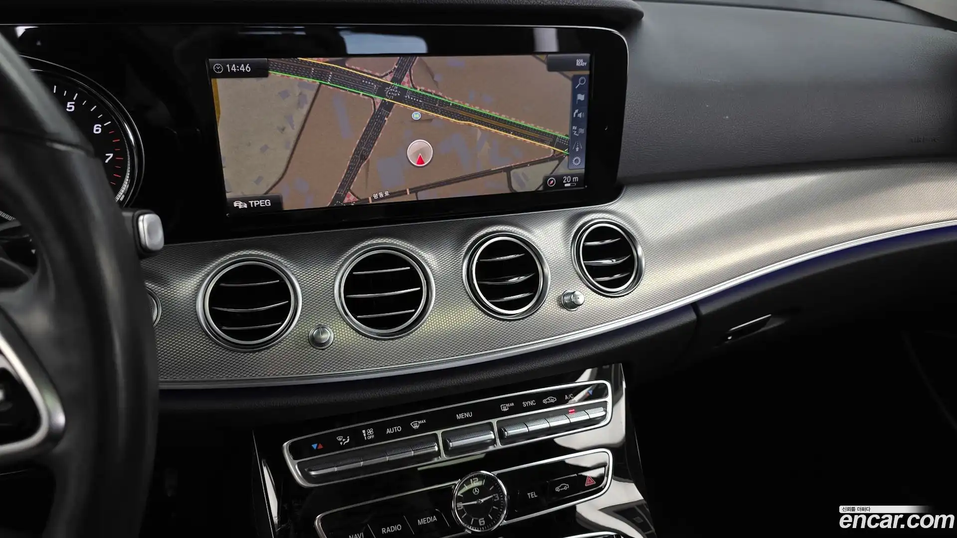 E-Class Mercedes-Benz 2019.2-OPTION-017
