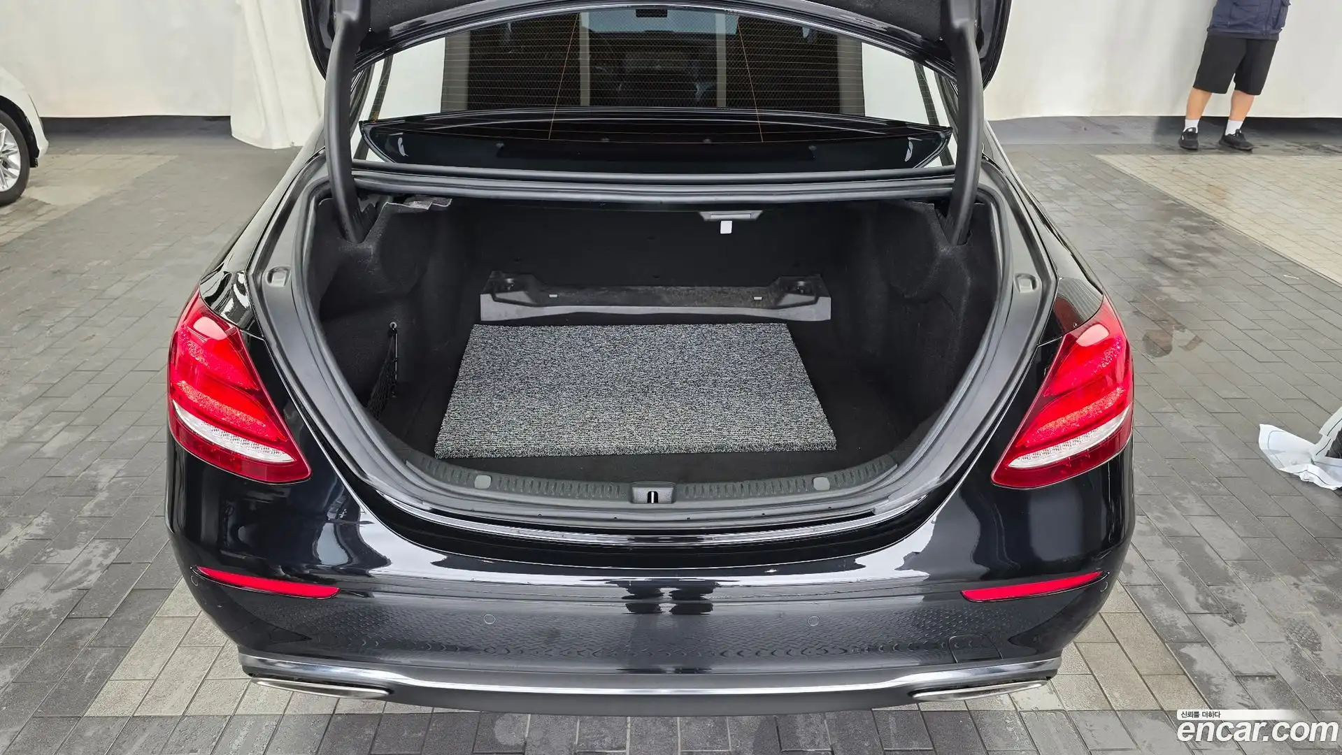 E-Class Mercedes-Benz 2019.2-OPTION-024