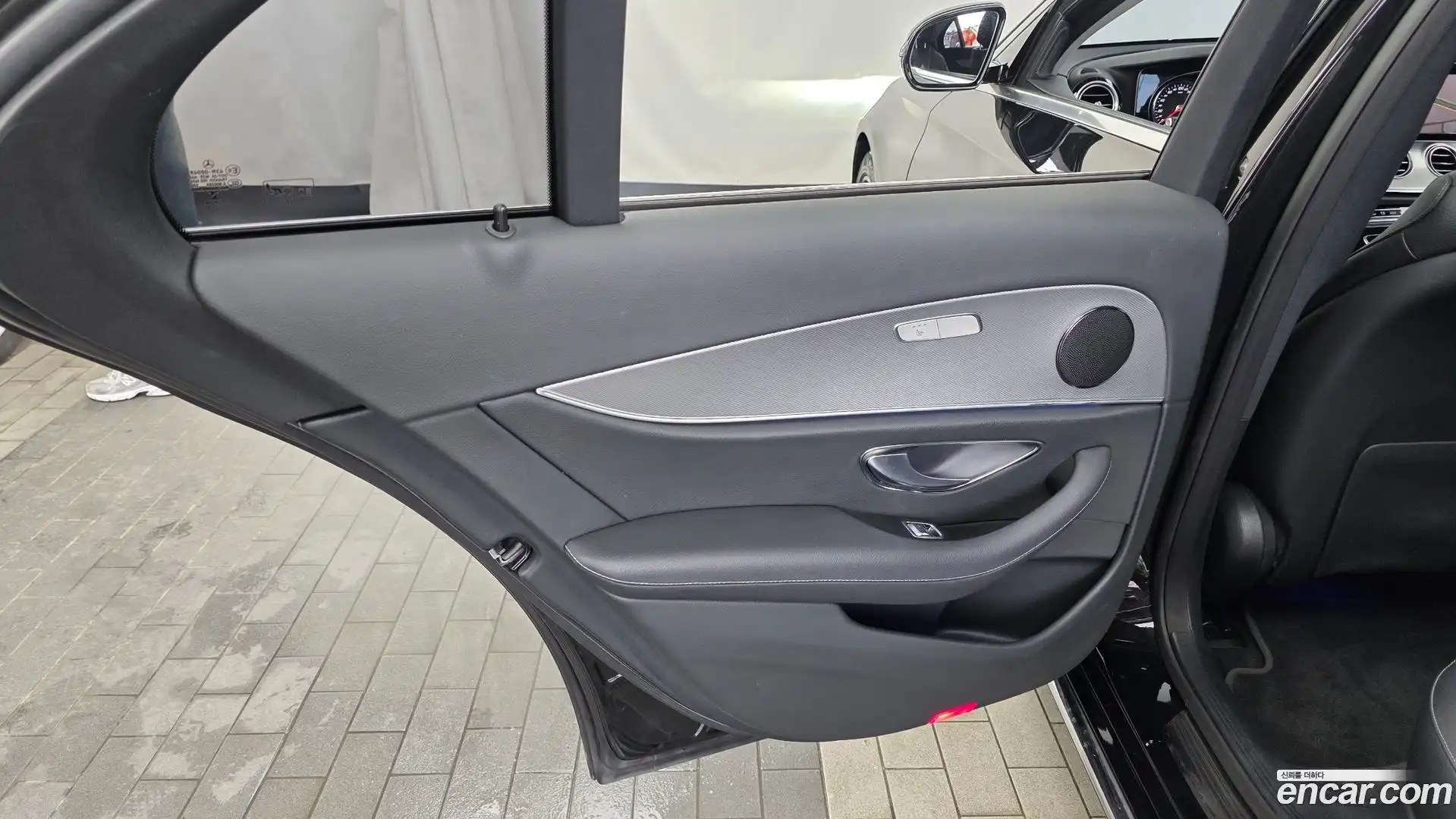 E-Class Mercedes-Benz 2019.2-INNER-035