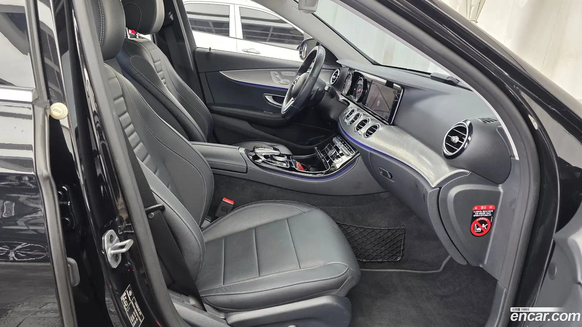 E-Class Mercedes-Benz 2019.2-INNER-036