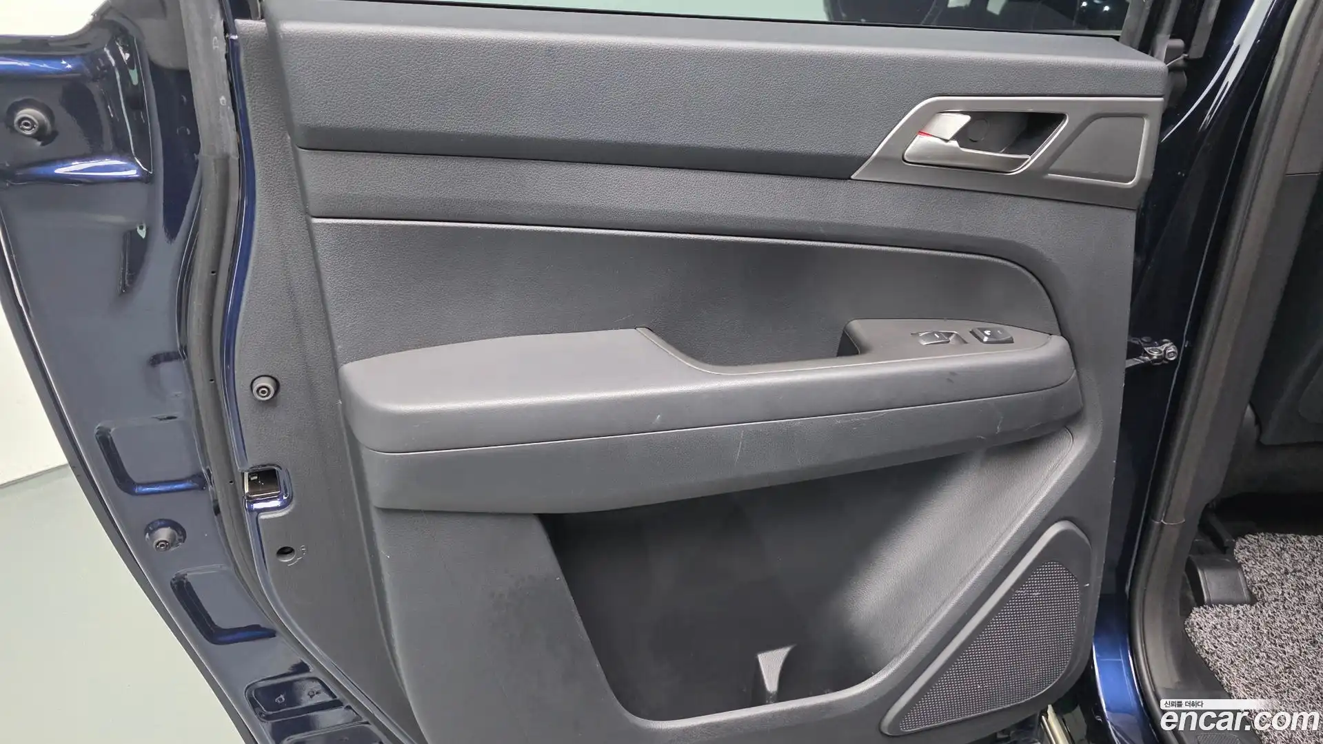 Rexton KG Mobility 2019.5-INNER-035