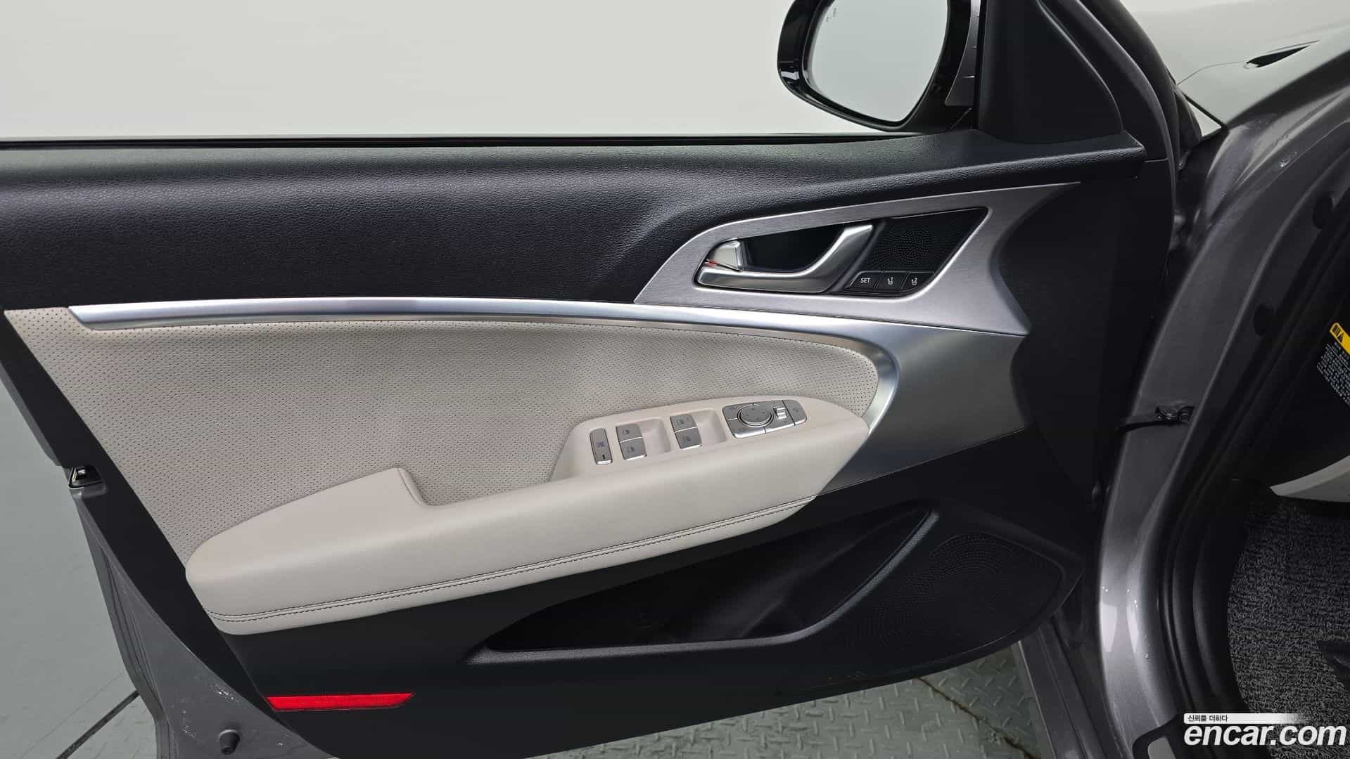 G70 Genesis 2019.11-INNER-034