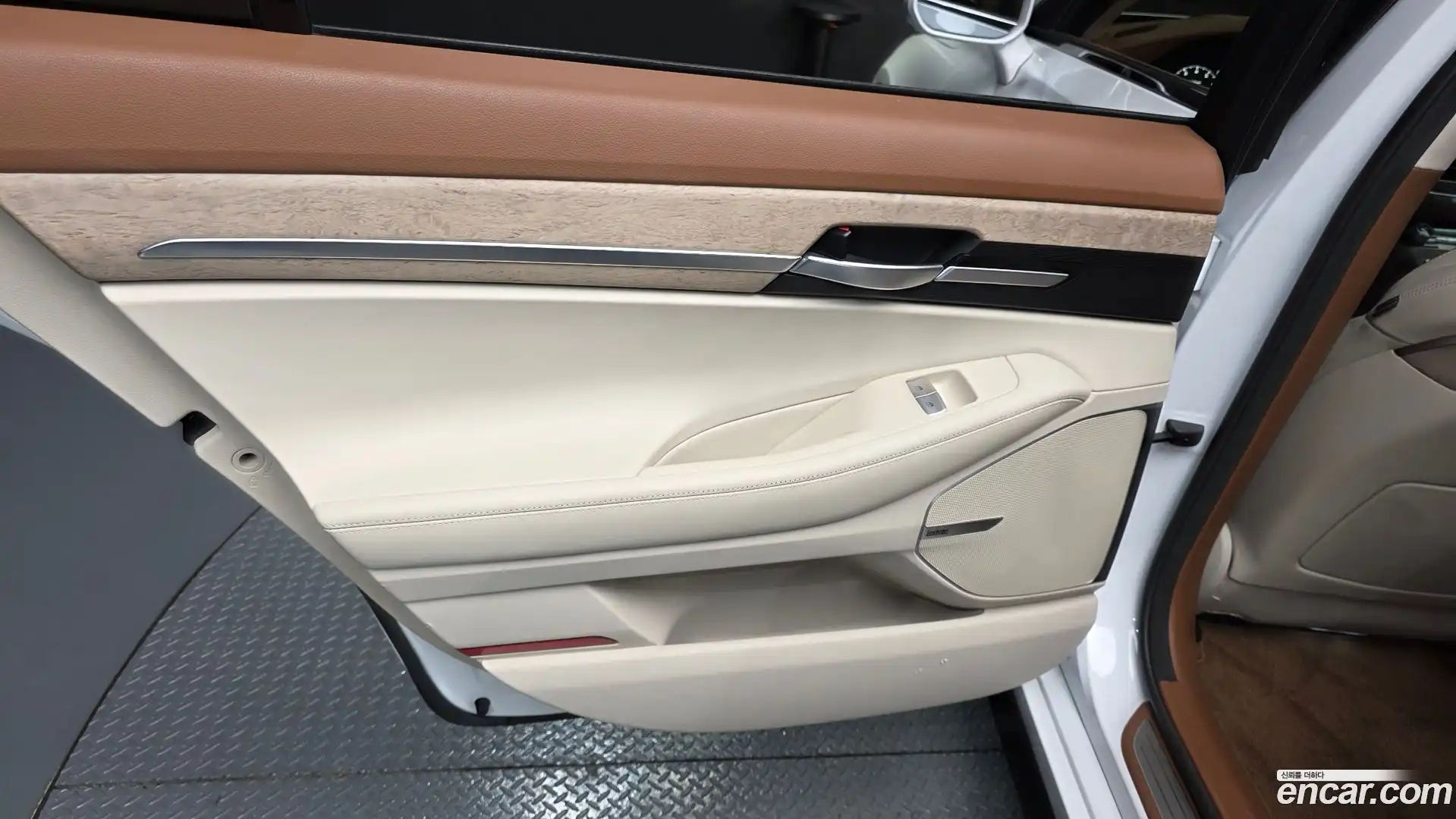 G90 Genesis 2021.3-INNER-035