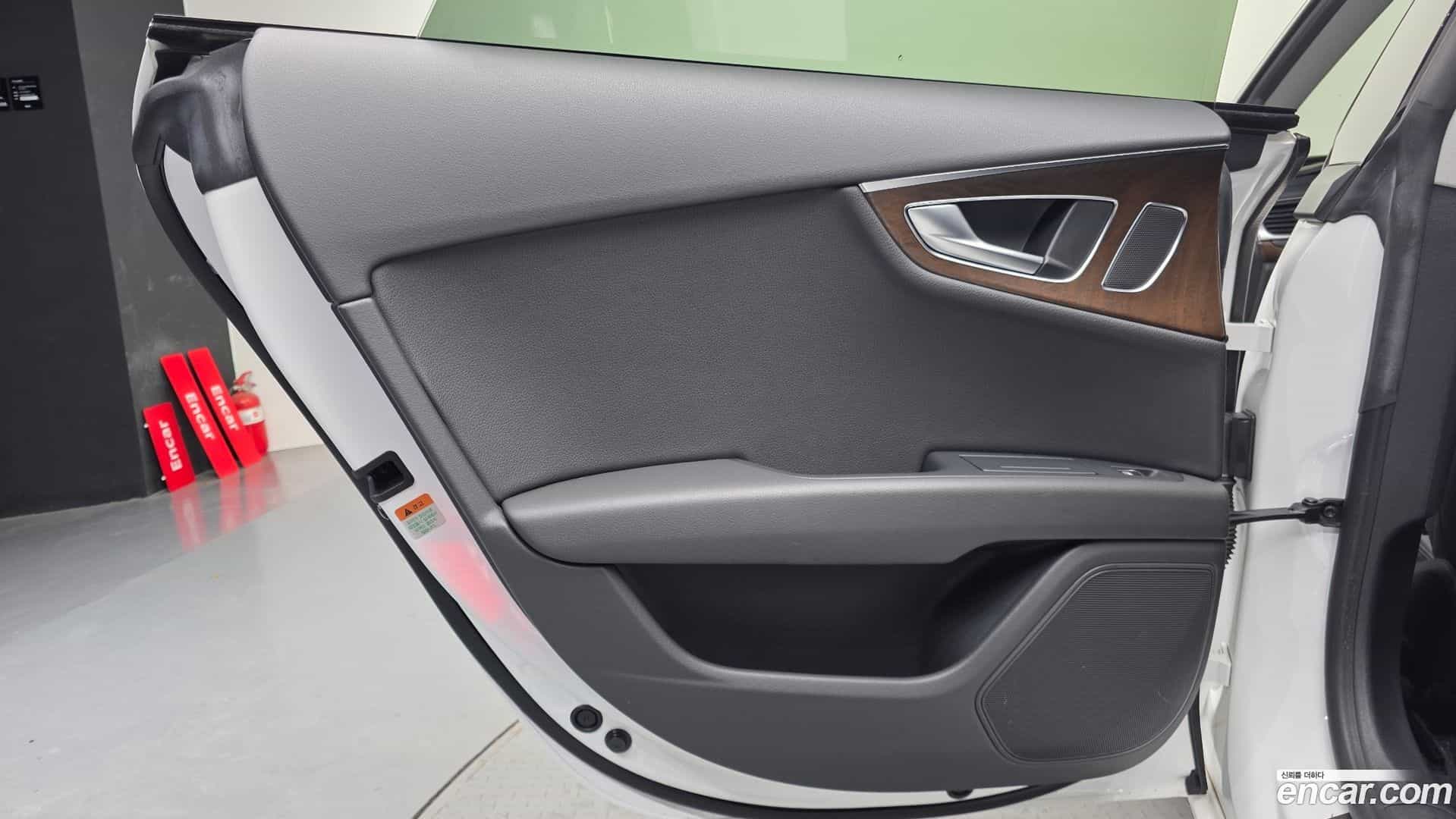 A7 Audi 2013.9-INNER-035