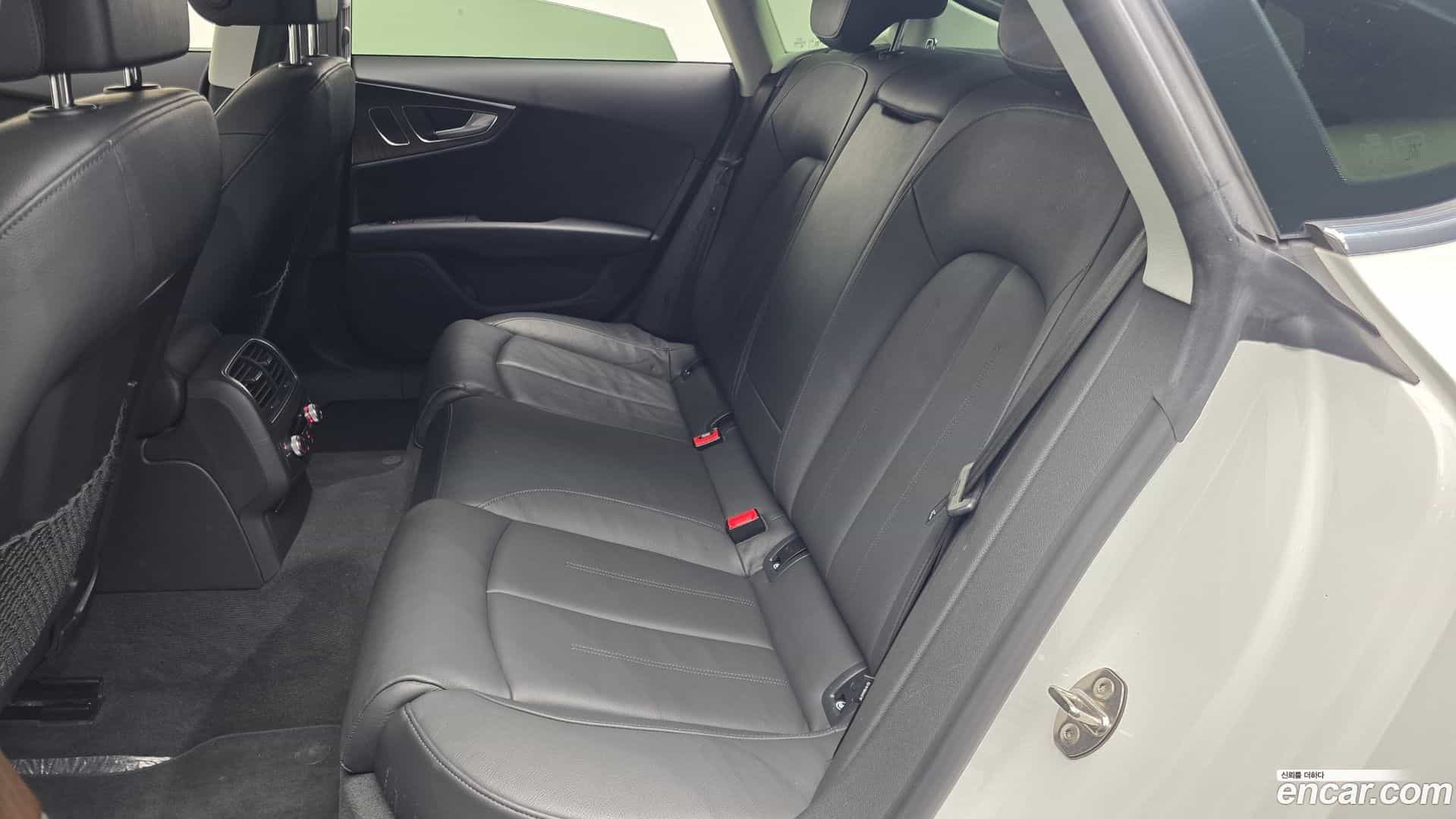 A7 Audi 2013.9-INNER-036