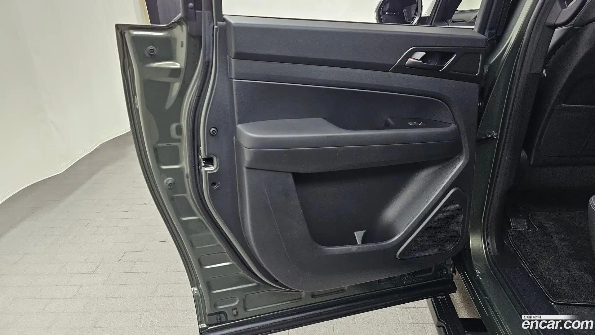 Rexton KG Mobility 2021.5-INNER-035