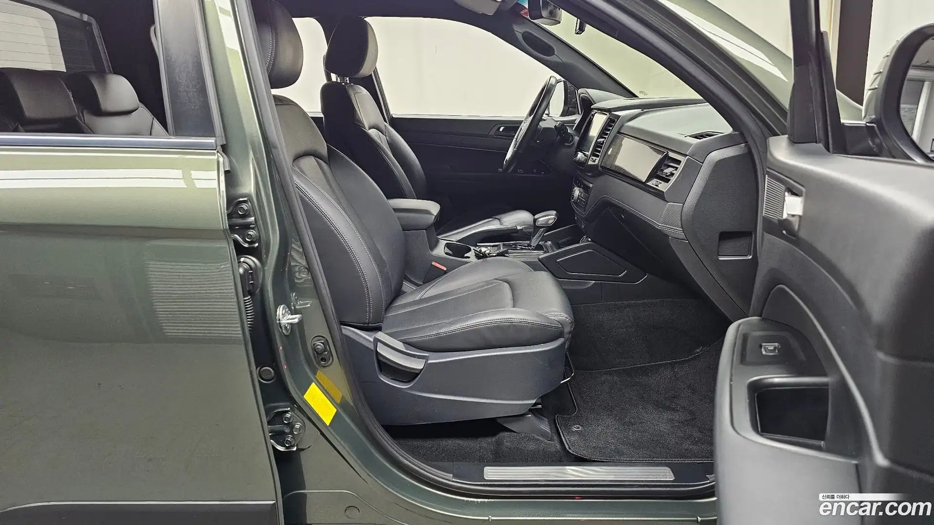 Rexton KG Mobility 2021.5-INNER-036