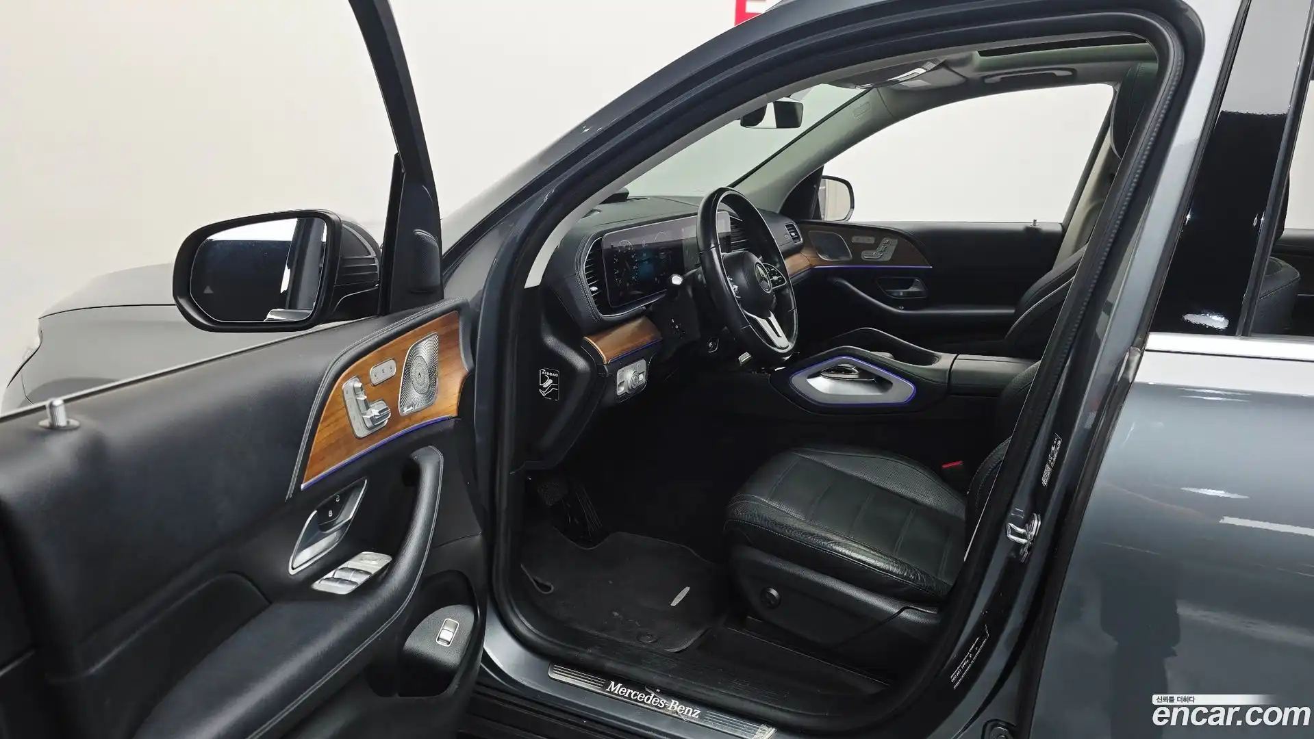 GLE-Class Mercedes-Benz 2021.3-INNER-010