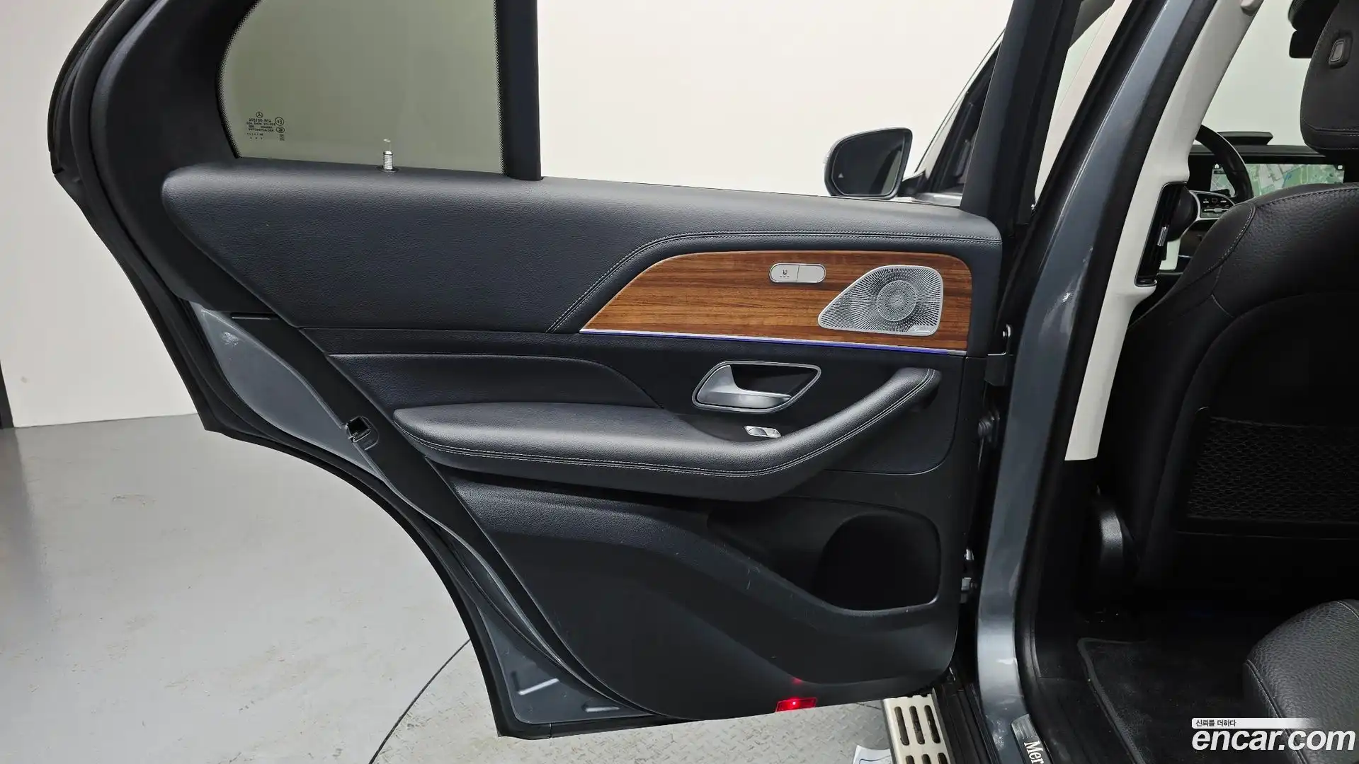 GLE-Class Mercedes-Benz 2021.3-INNER-035