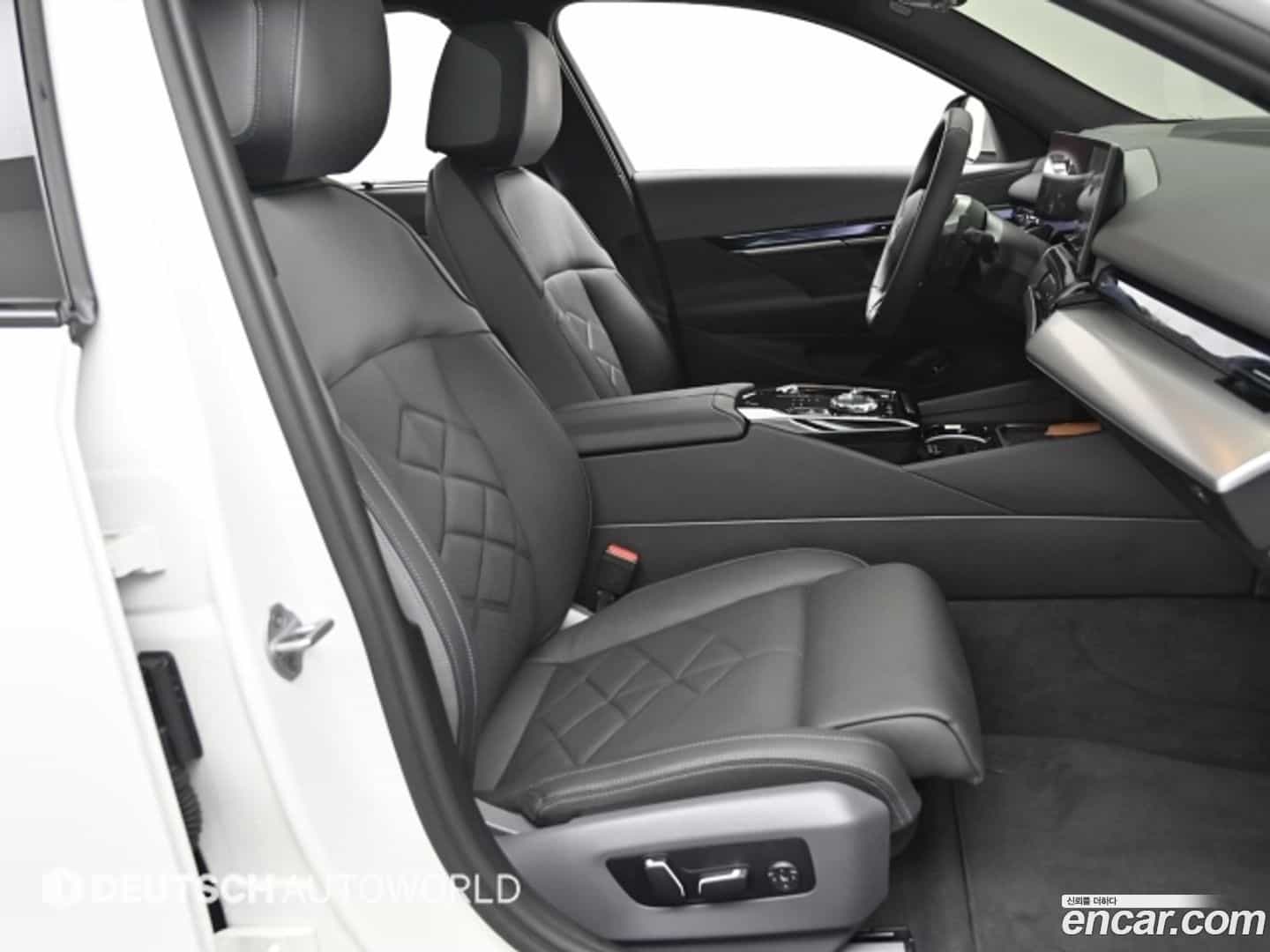5-Series BMW 2025.5-INNER-010