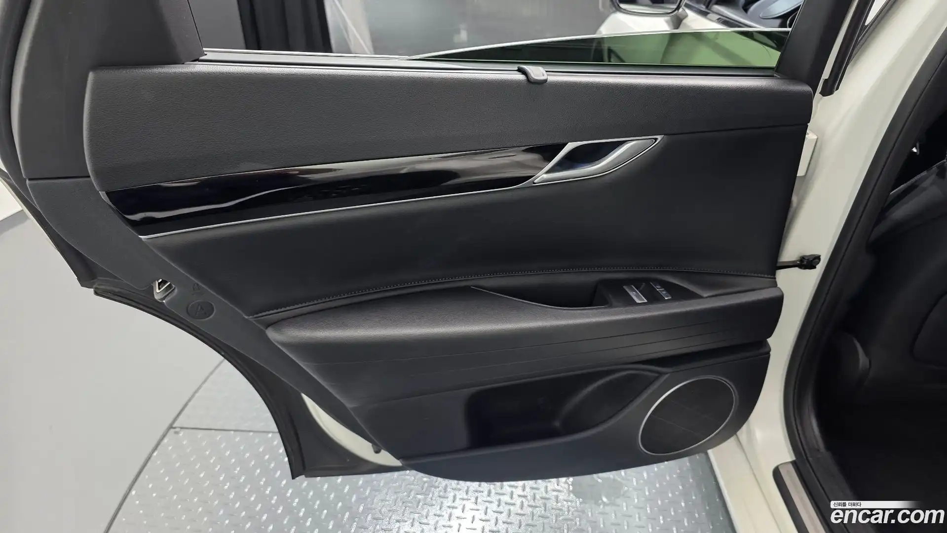 G80 Genesis 2023.9-INNER-035
