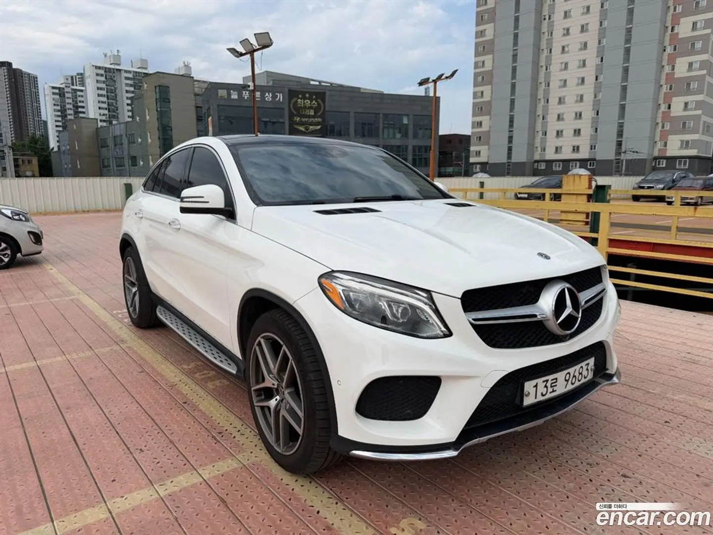 Main__Slider__Photo:GLE-Class Mercedes-Benz 2018.3-0