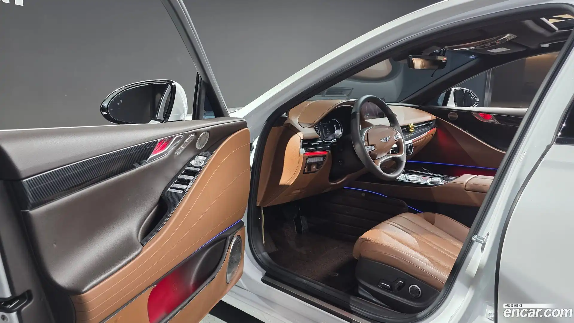 G80 Genesis 2021.0-INNER-010