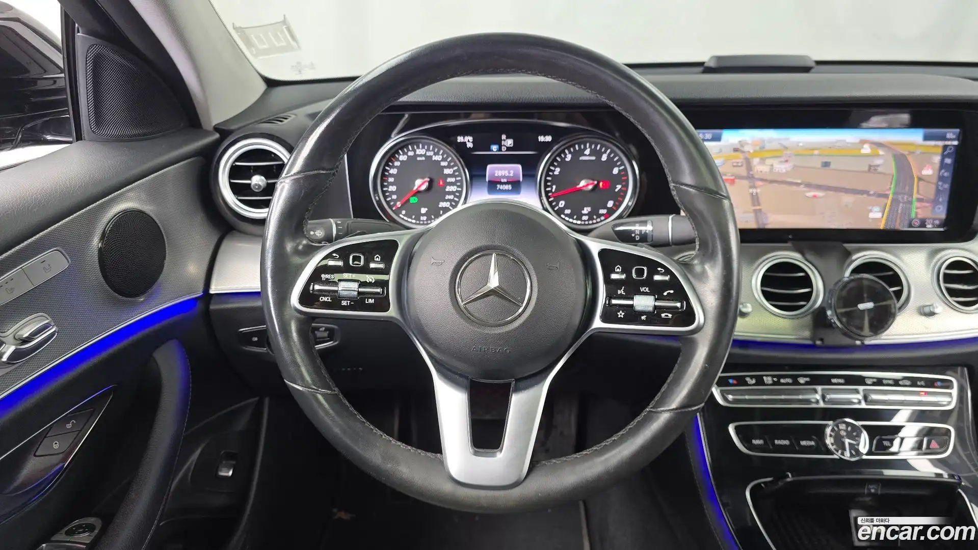 E-Class Mercedes-Benz 2019.9-OPTION-016
