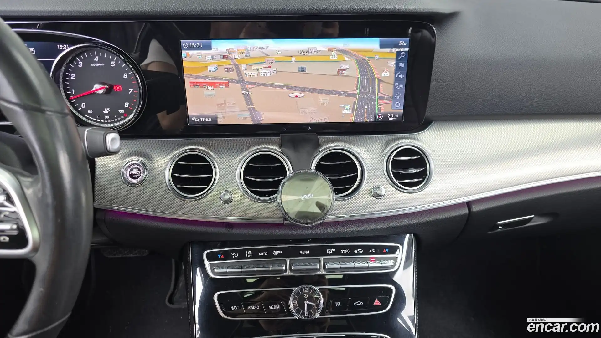 E-Class Mercedes-Benz 2019.9-OPTION-017