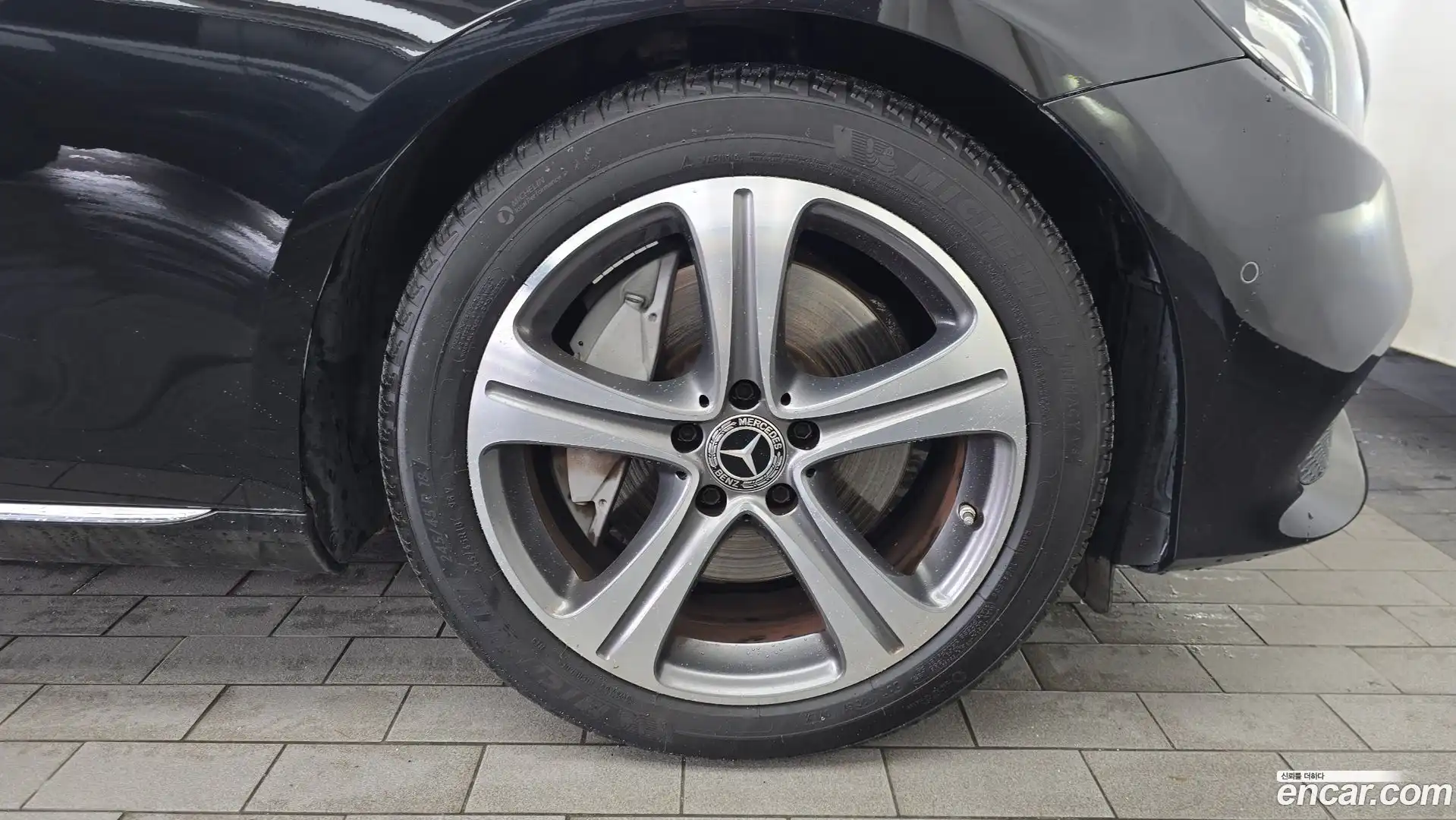 E-Class Mercedes-Benz 2019.9-OUTER-031