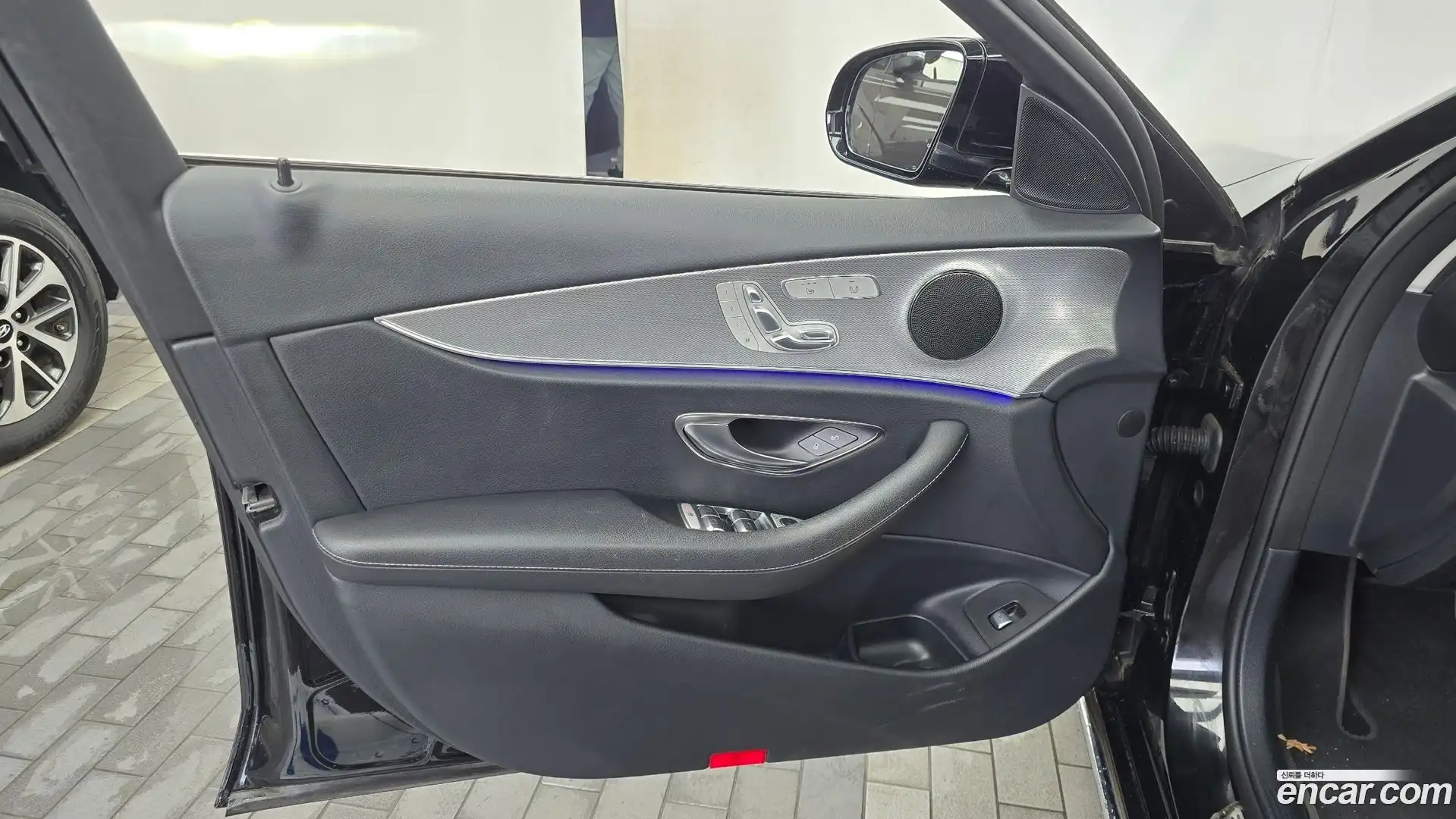 E-Class Mercedes-Benz 2019.9-INNER-034