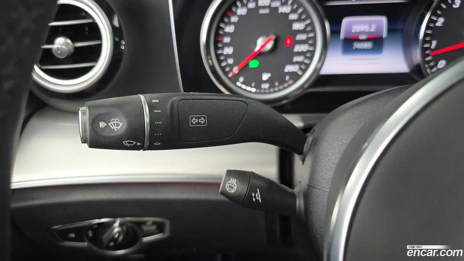 E-Class Mercedes-Benz 2019.9-OPTION-041