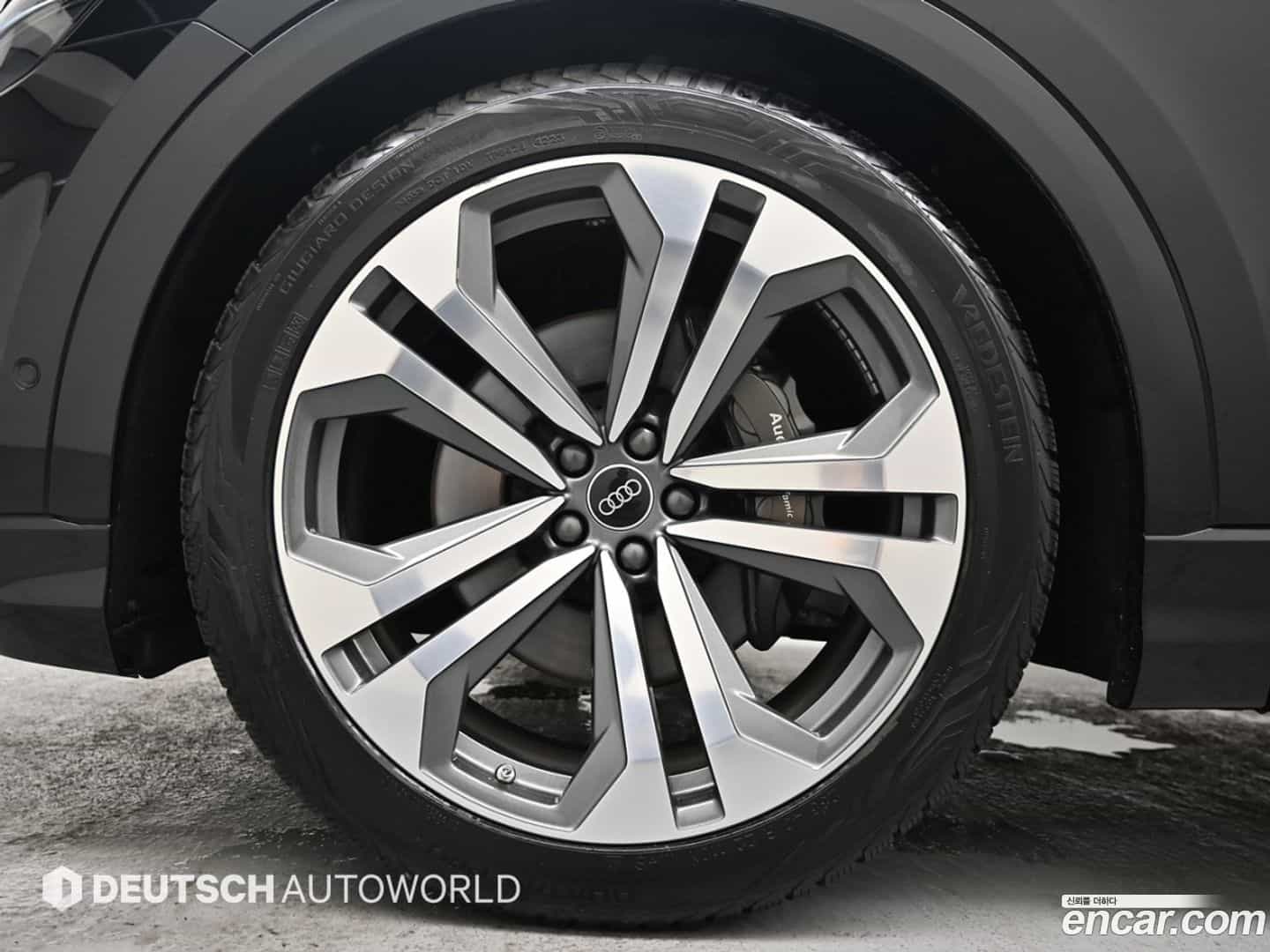 Q8 Audi 2023.11-OUTER-005