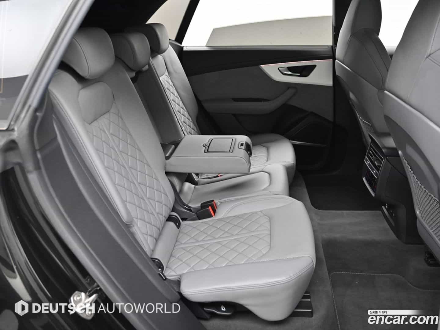 Q8 Audi 2023.11-OPTION-016