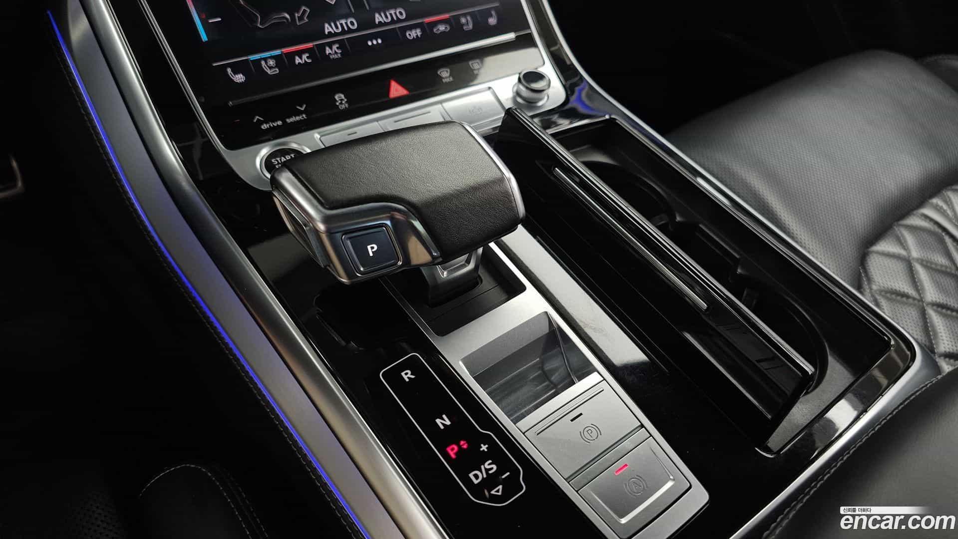 Q8 Audi 2021.2-INNER-009