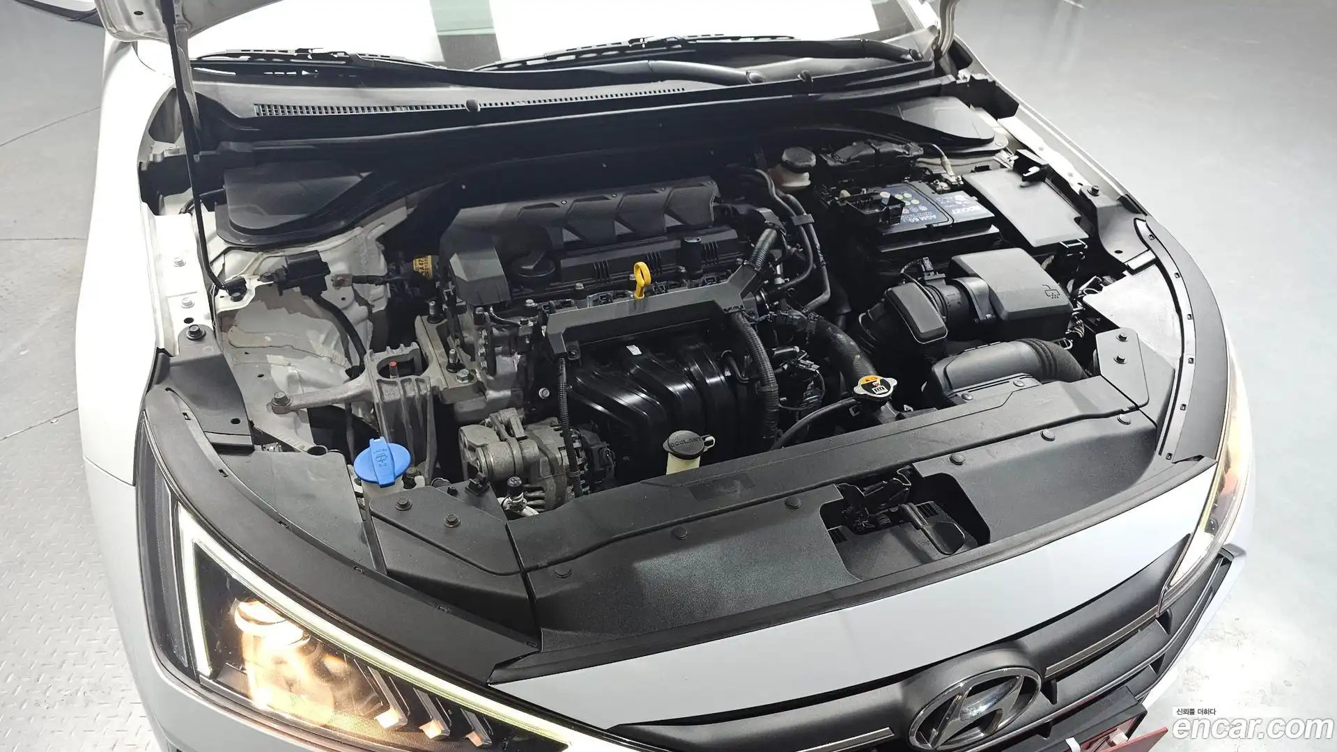 AVANTE Hyundai 2020.0-OUTER-006