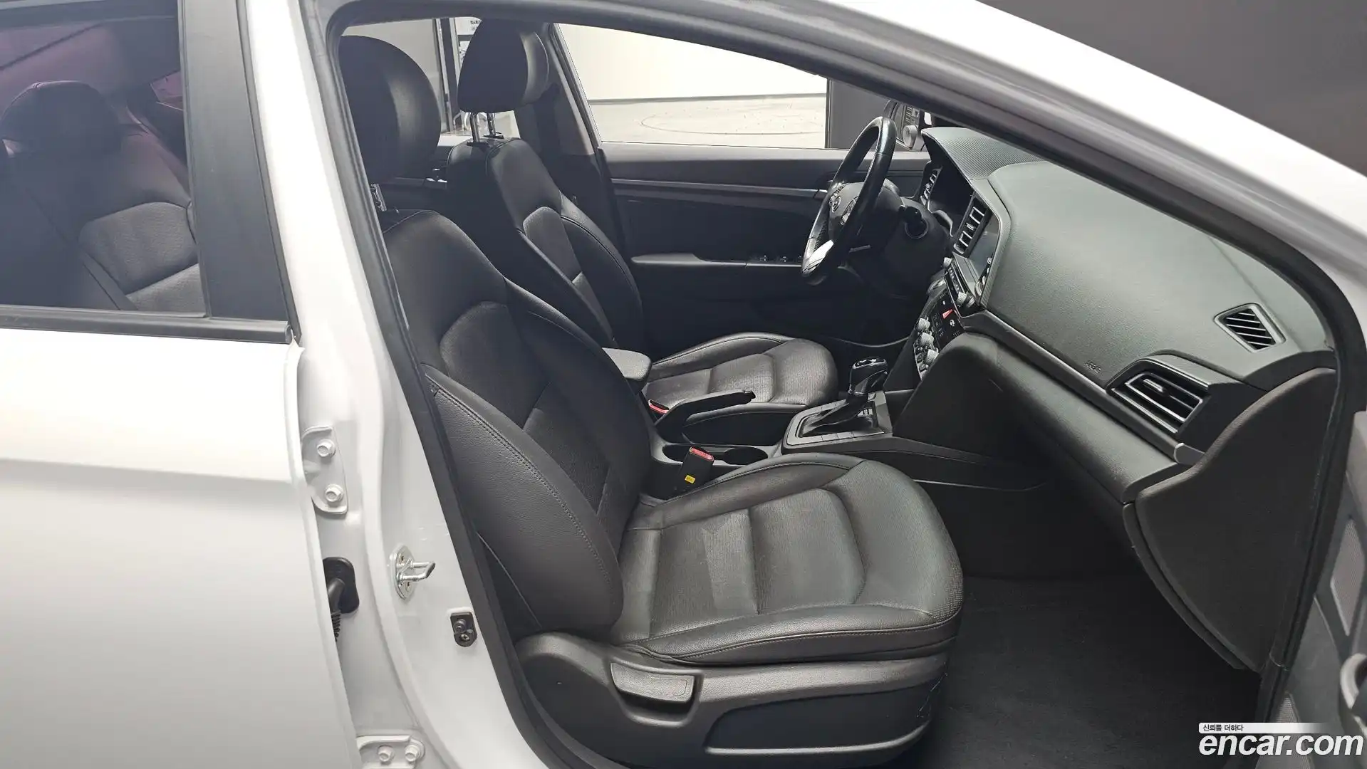 AVANTE Hyundai 2020.0-OPTION-016