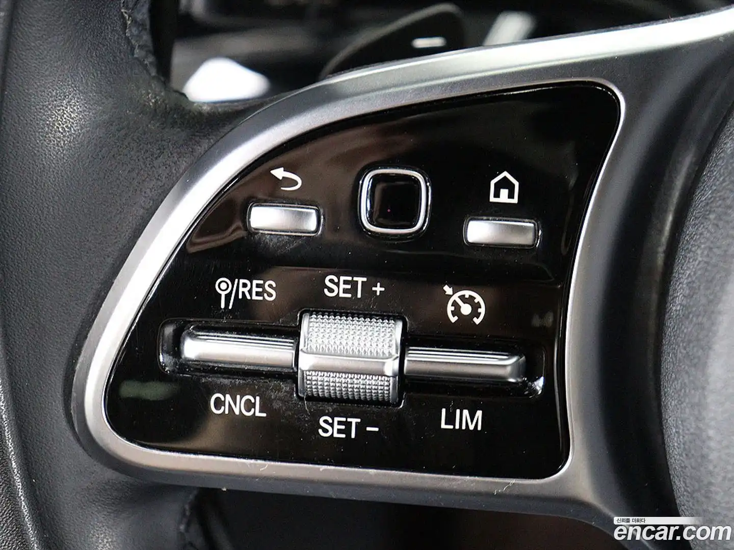 A-Class Mercedes-Benz 2021.0-INNER-010