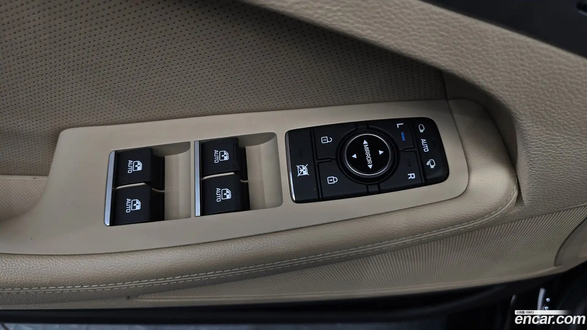 G80 Genesis 2017.0-OPTION-042