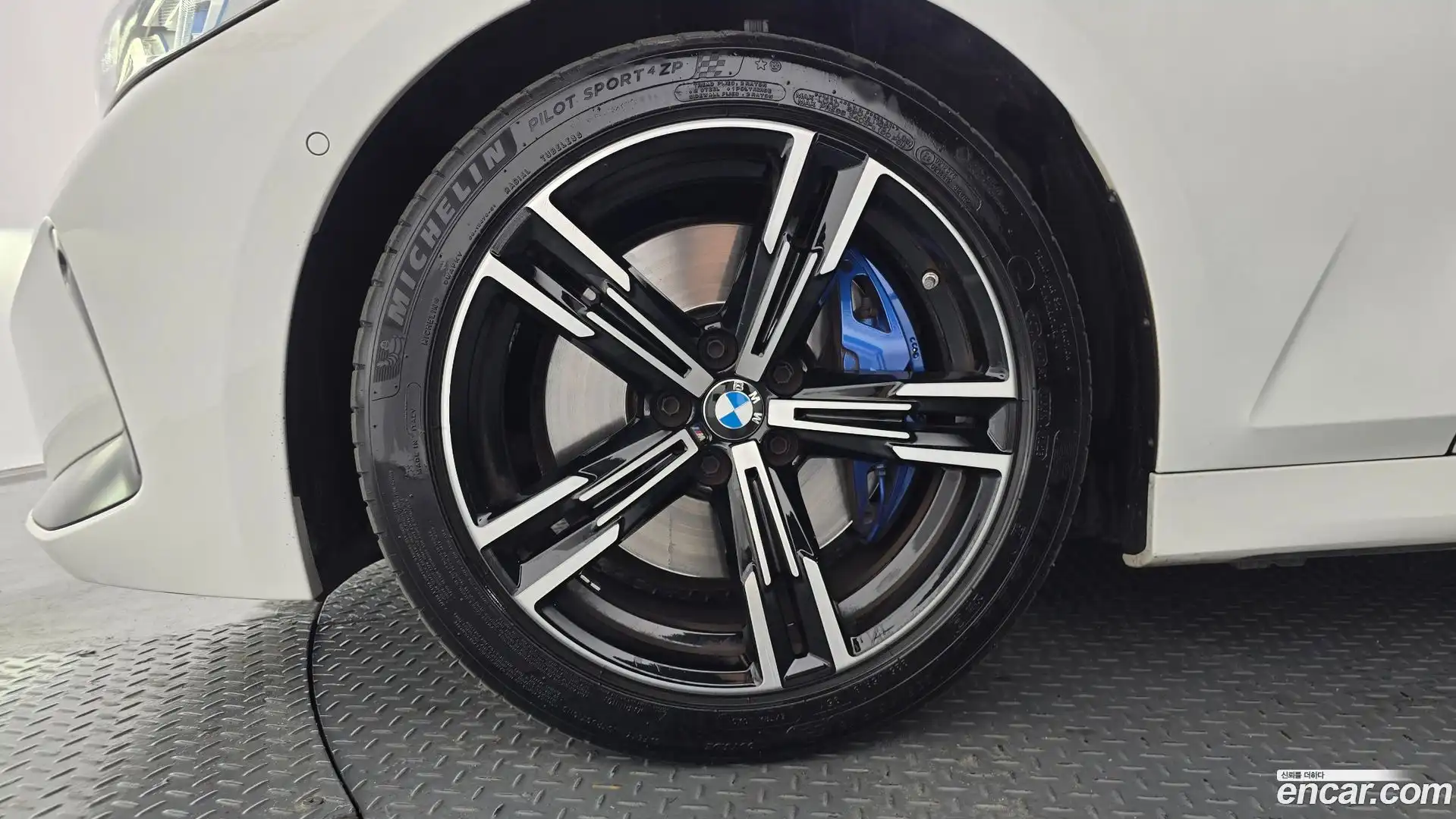 3-Series BMW 2023.8-OUTER-005