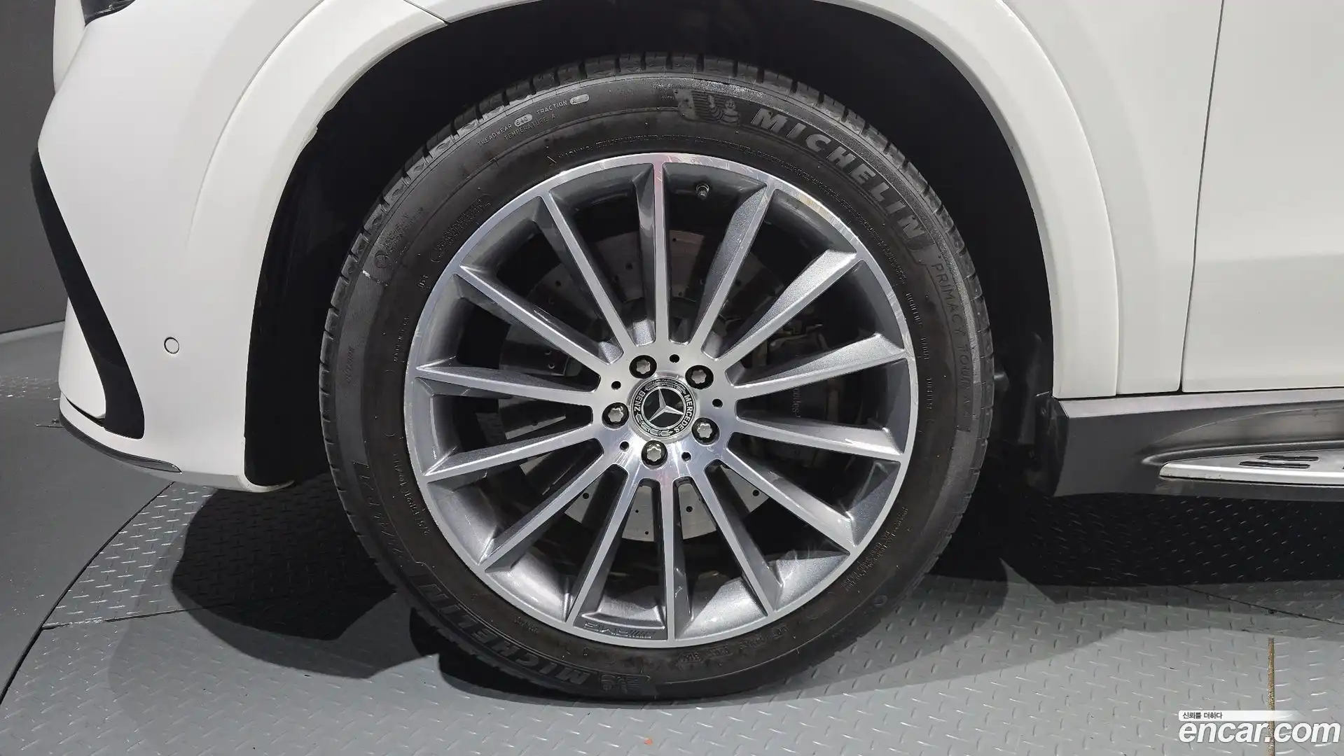 GLE-Class Mercedes-Benz 2023.11-OUTER-005