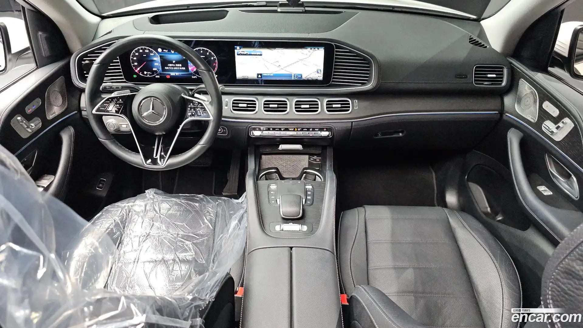 GLE-Class Mercedes-Benz 2023.11-INNER-007