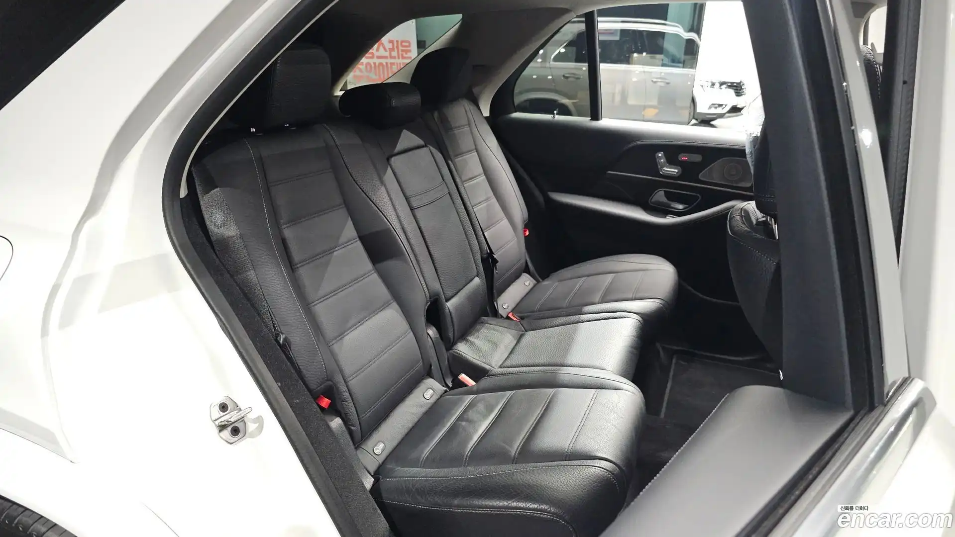 GLE-Class Mercedes-Benz 2023.11-OPTION-015