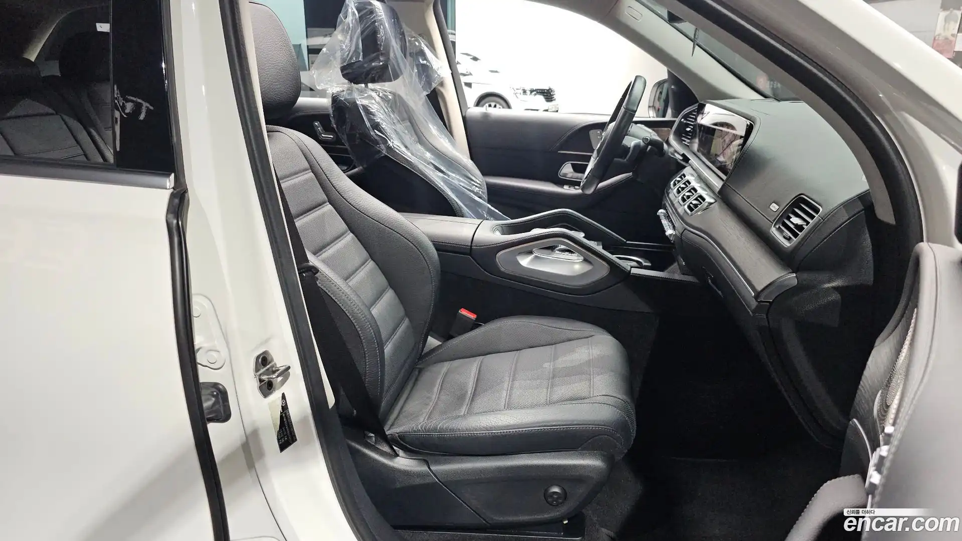 GLE-Class Mercedes-Benz 2023.11-OPTION-016