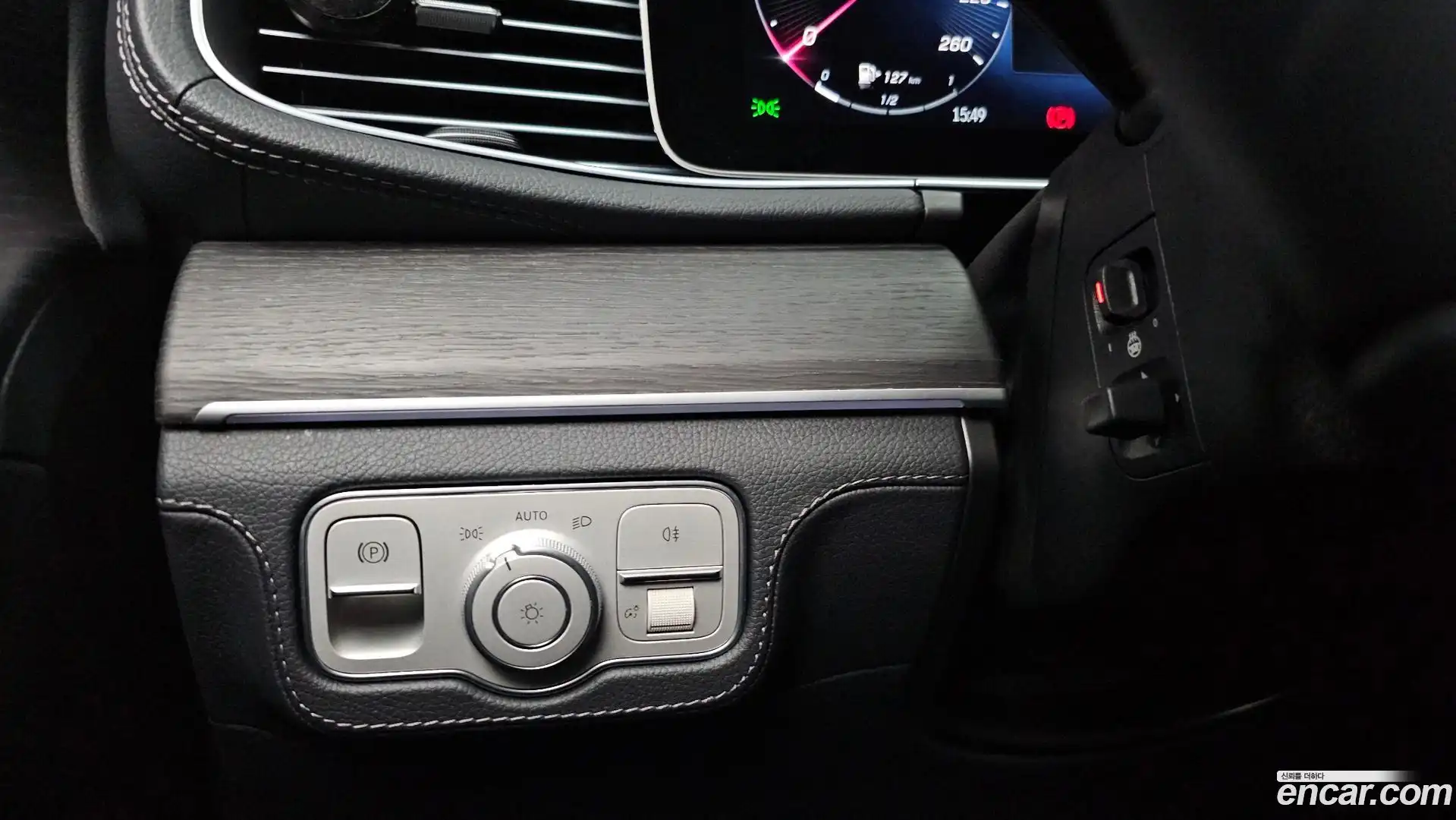 GLE-Class Mercedes-Benz 2023.11-OPTION-041