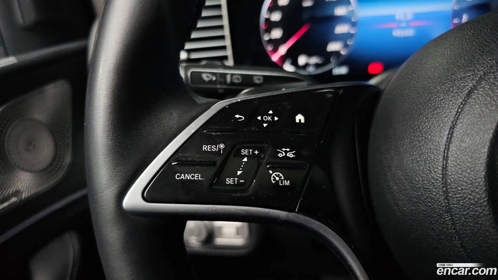 GLE-Class Mercedes-Benz 2023.11-OPTION-043
