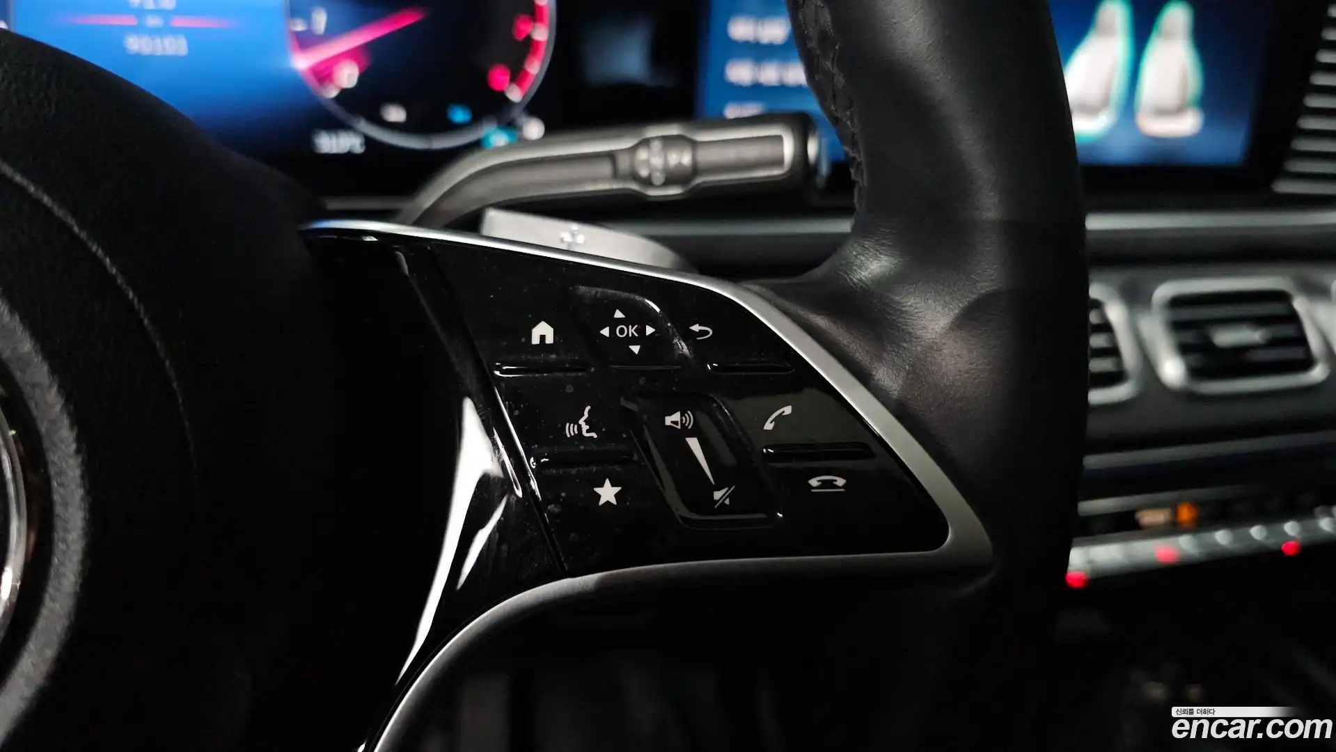 GLE-Class Mercedes-Benz 2023.11-OPTION-044