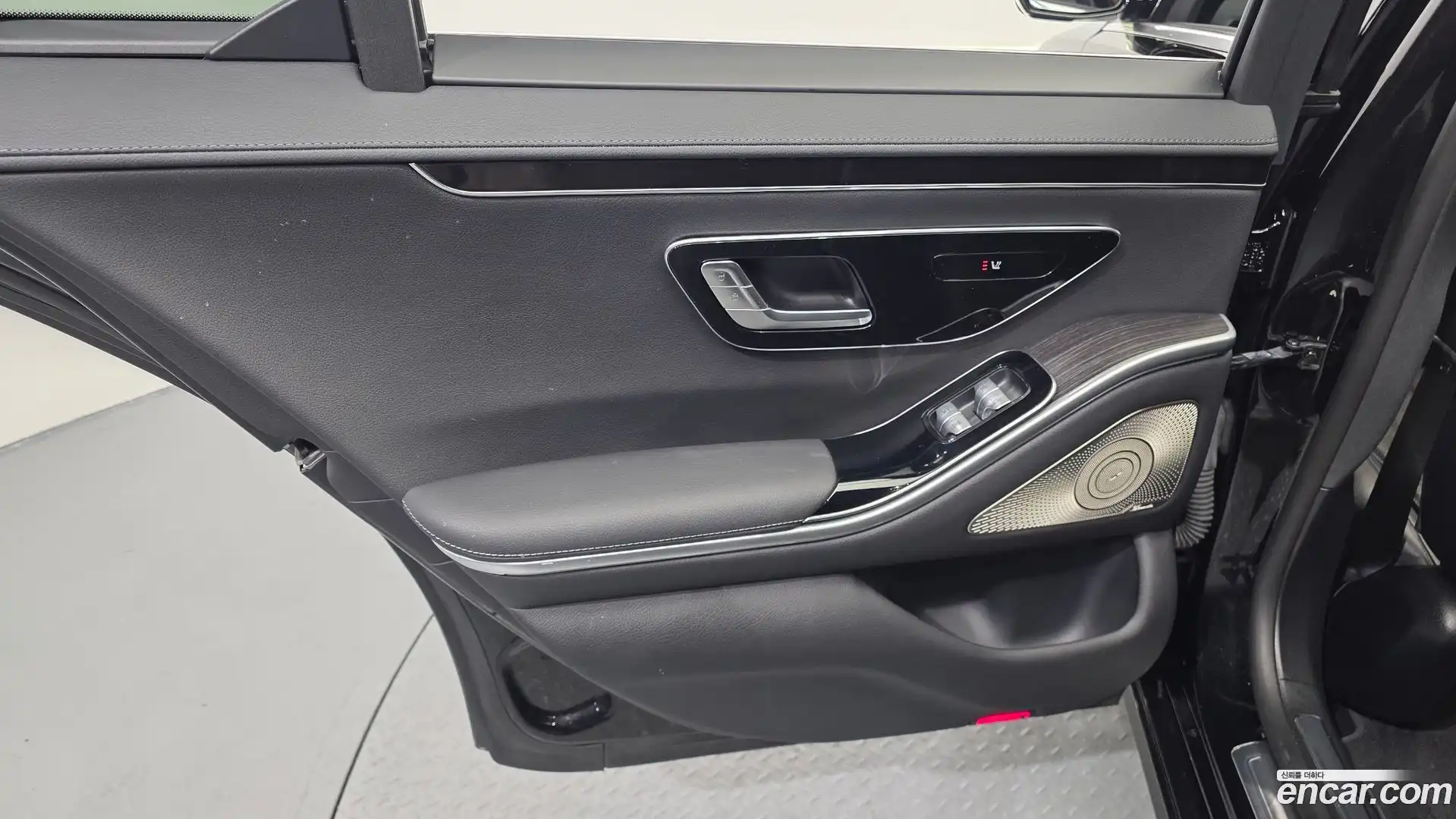 S-Class Mercedes-Benz 2021.4-INNER-035