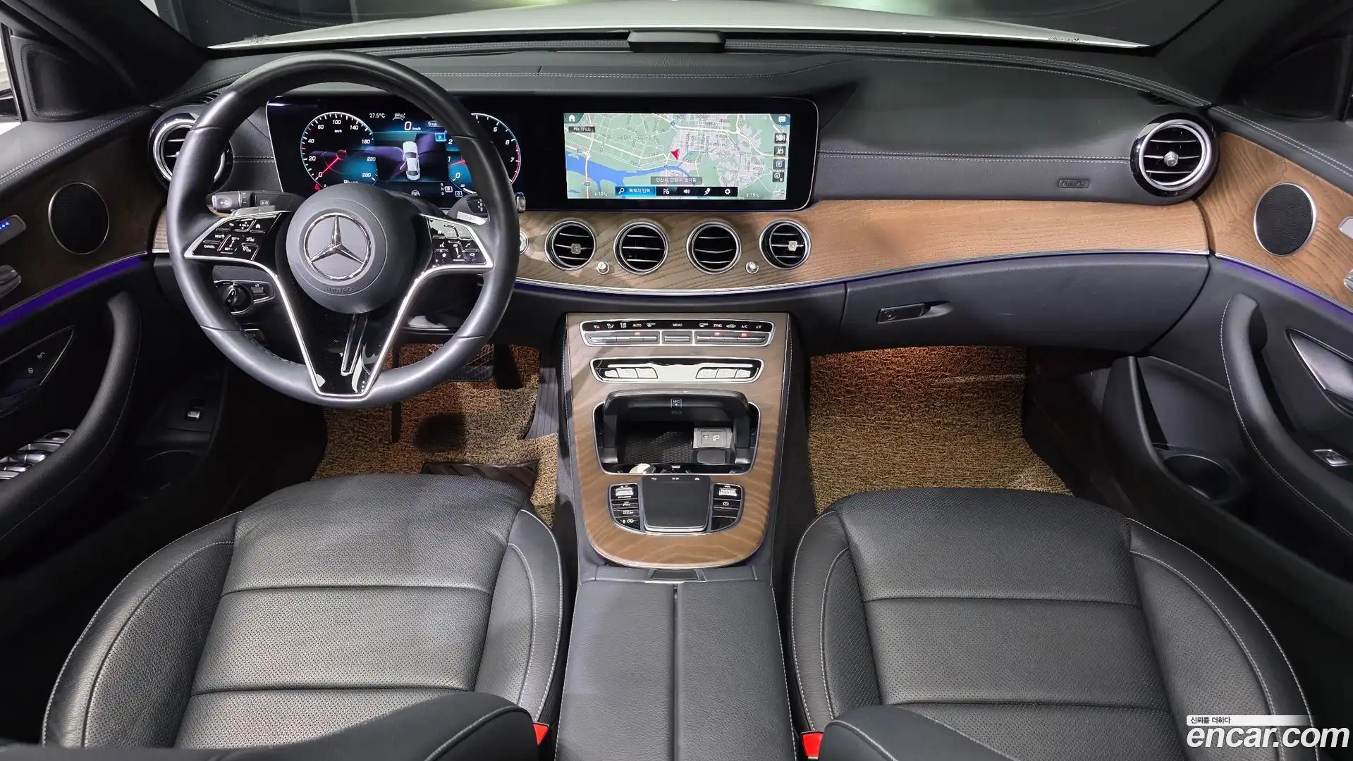 E-Class Mercedes-Benz 2022.0-INNER-007
