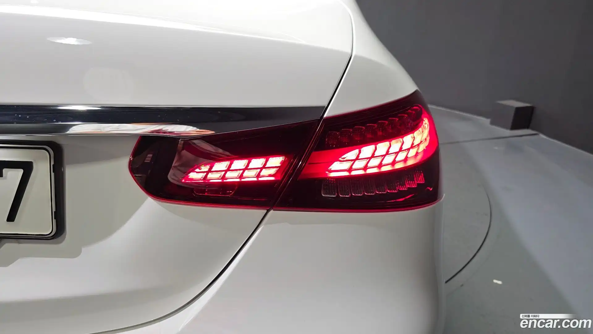 E-Class Mercedes-Benz 2022.0-OUTER-033