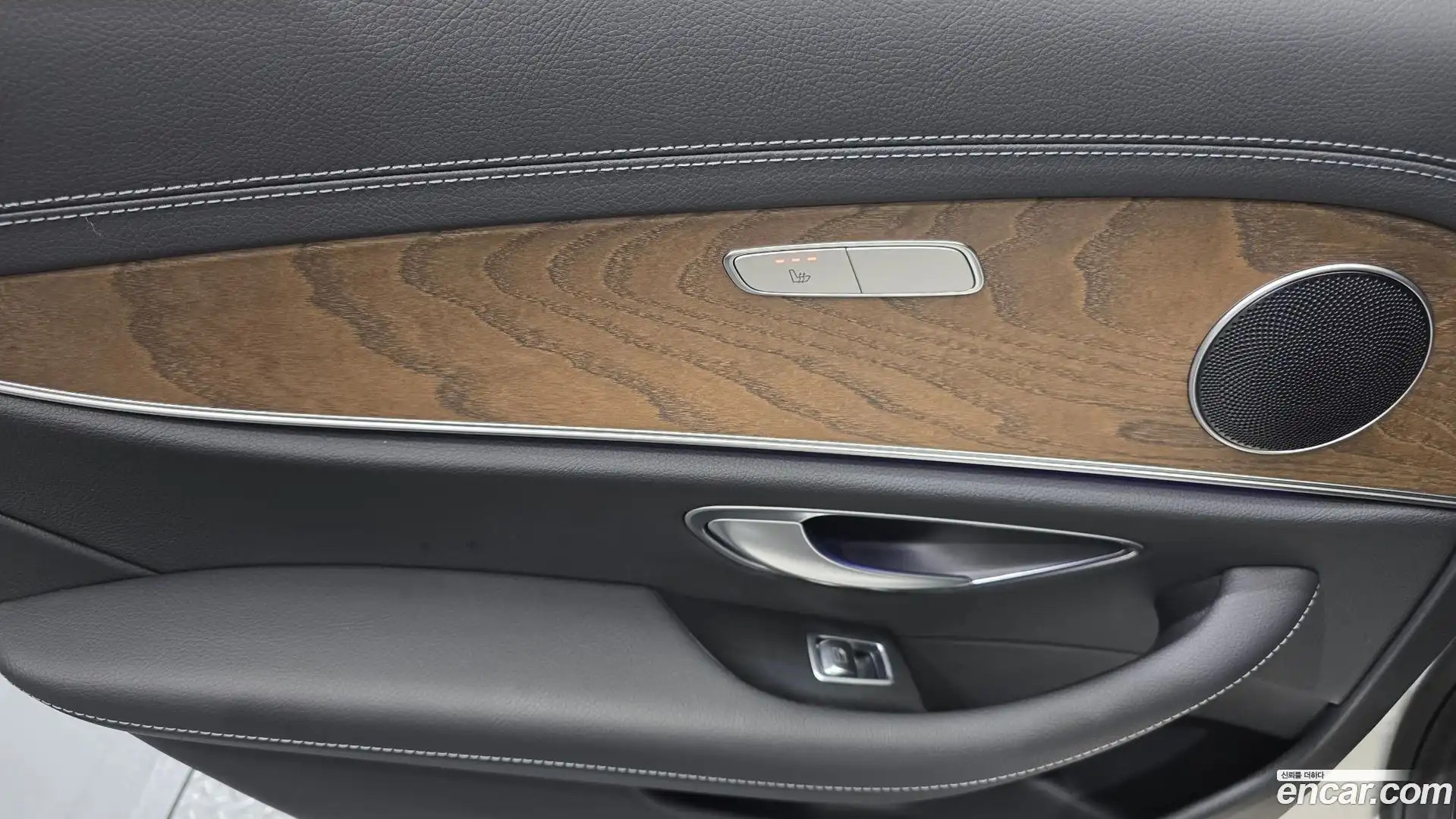 E-Class Mercedes-Benz 2022.0-INNER-035