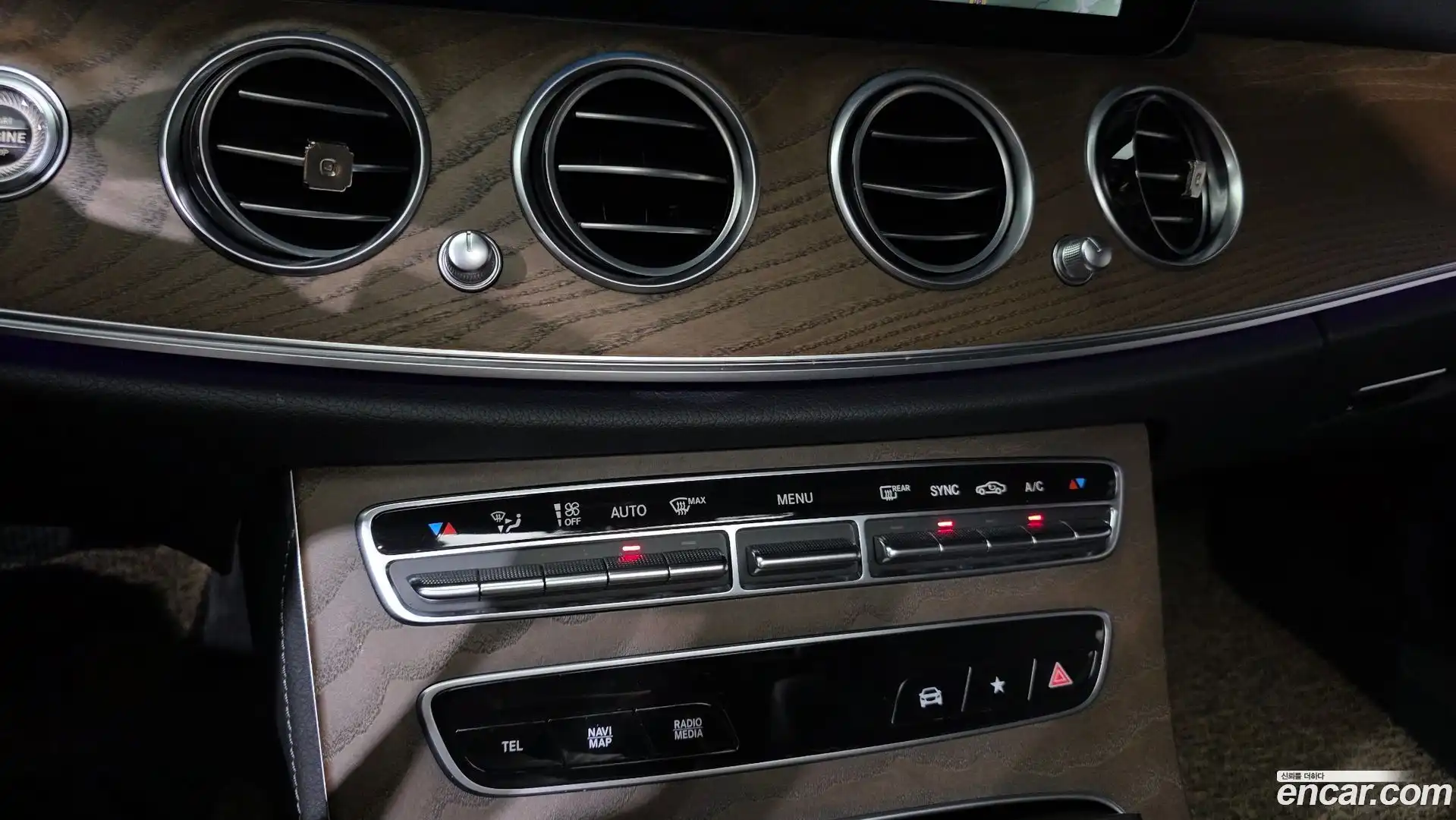 E-Class Mercedes-Benz 2022.0-OPTION-040