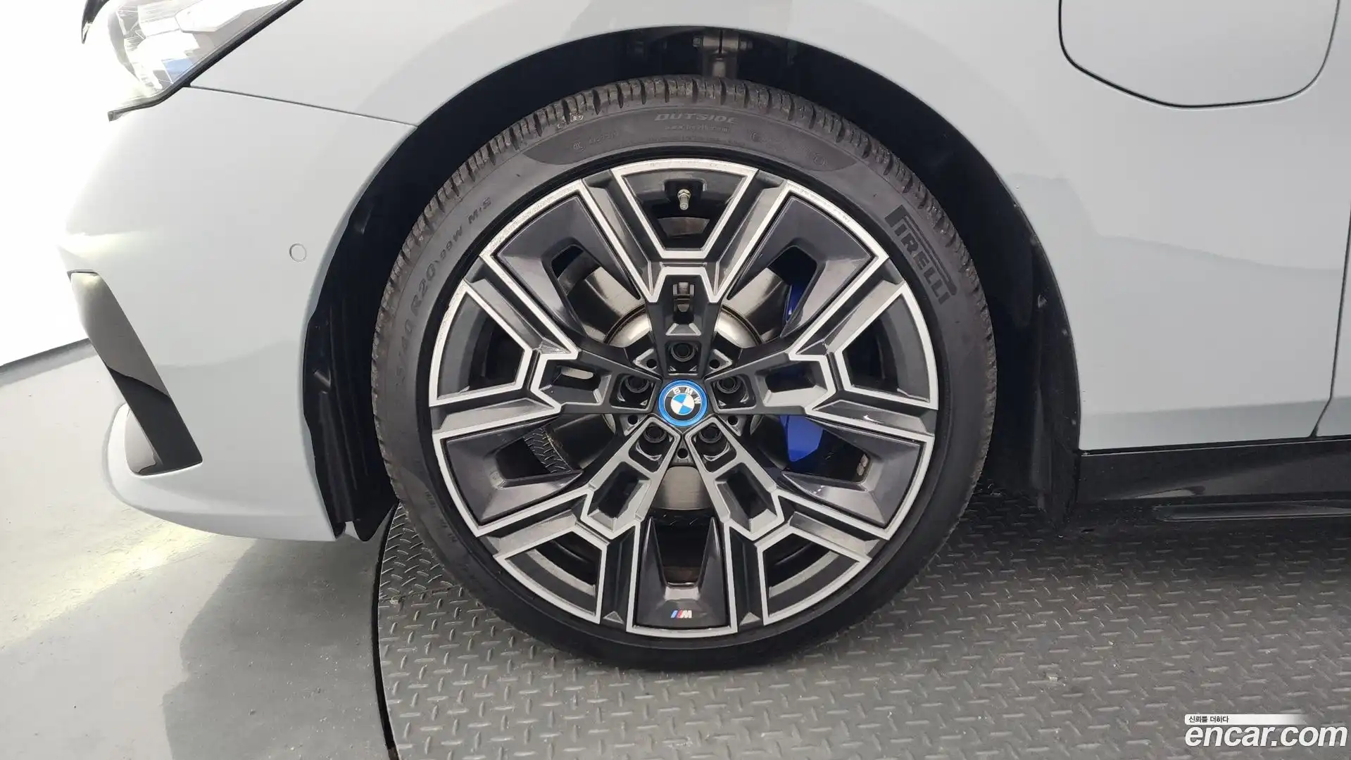 5-Series BMW 2025.5-OUTER-005