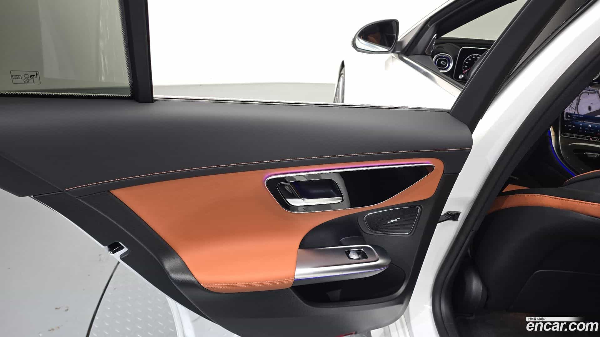 C-Class Mercedes-Benz 2023.0-INNER-035